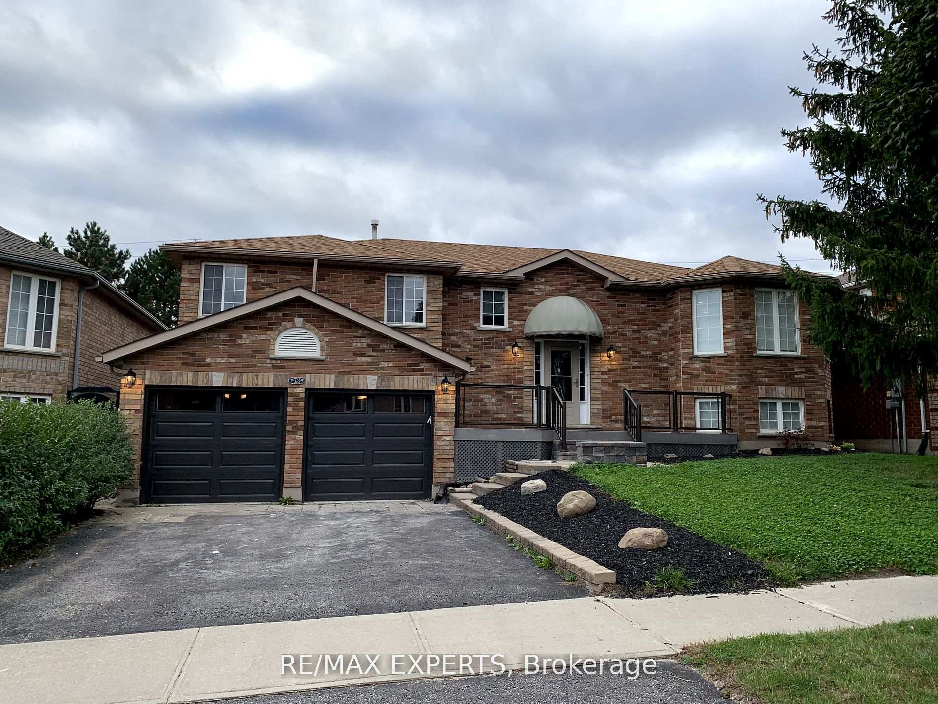 73 Logan Court Upper, Barrie, ON L4N 8G7