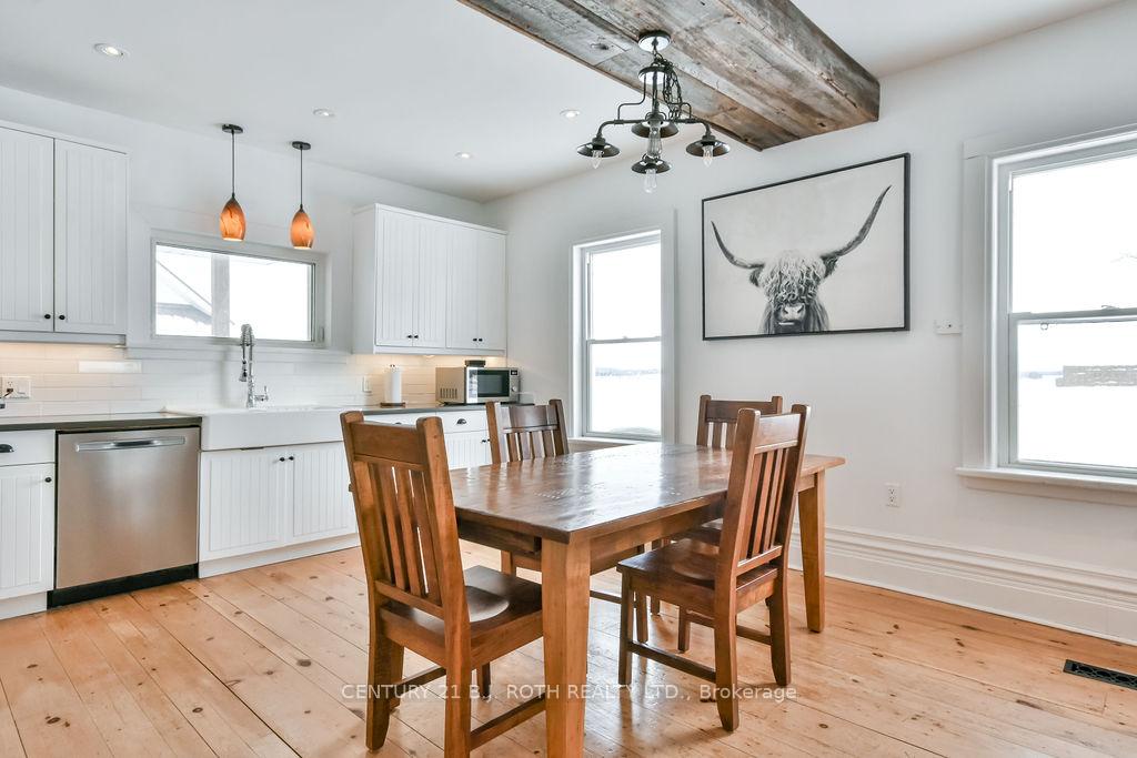 1153 Glengarry Landing Road S, Springwater — photo 3 of 5