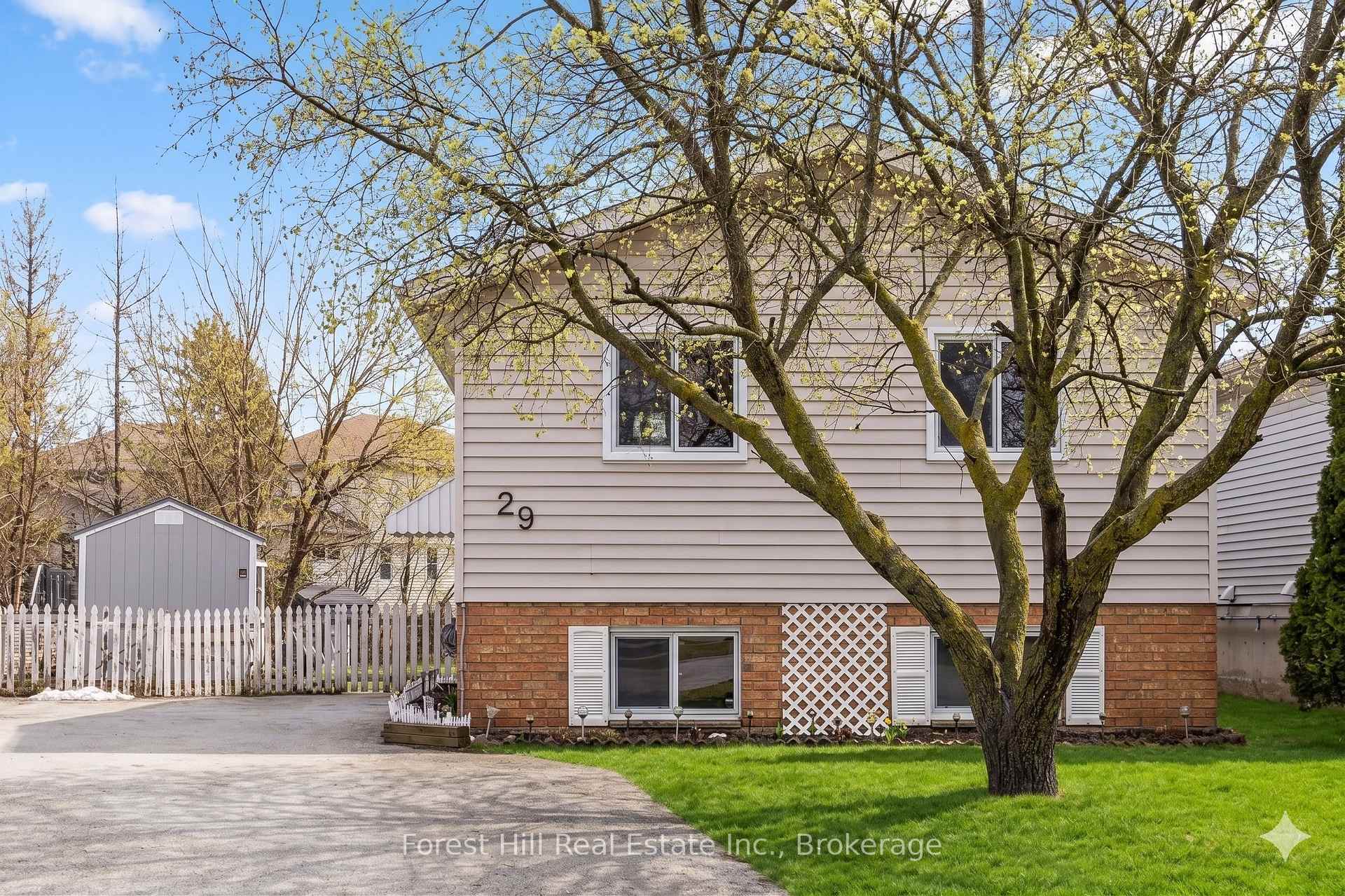 29 Dillon Drive, Collingwood, ON L9Y 4S3 — Collingwood, Ontario