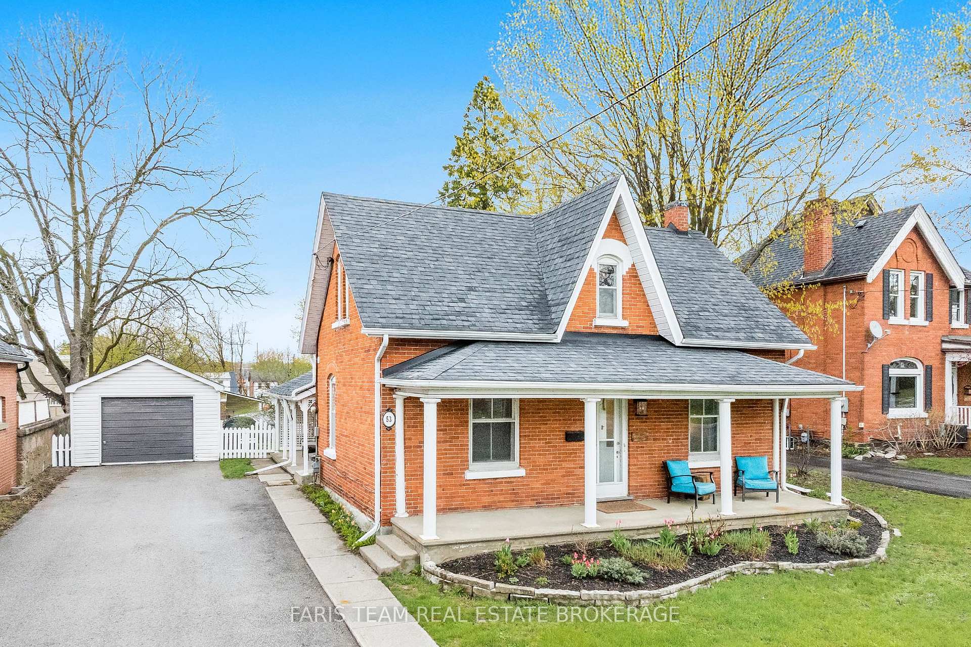 53 Burton Avenue, Barrie, ON L4N 2R5