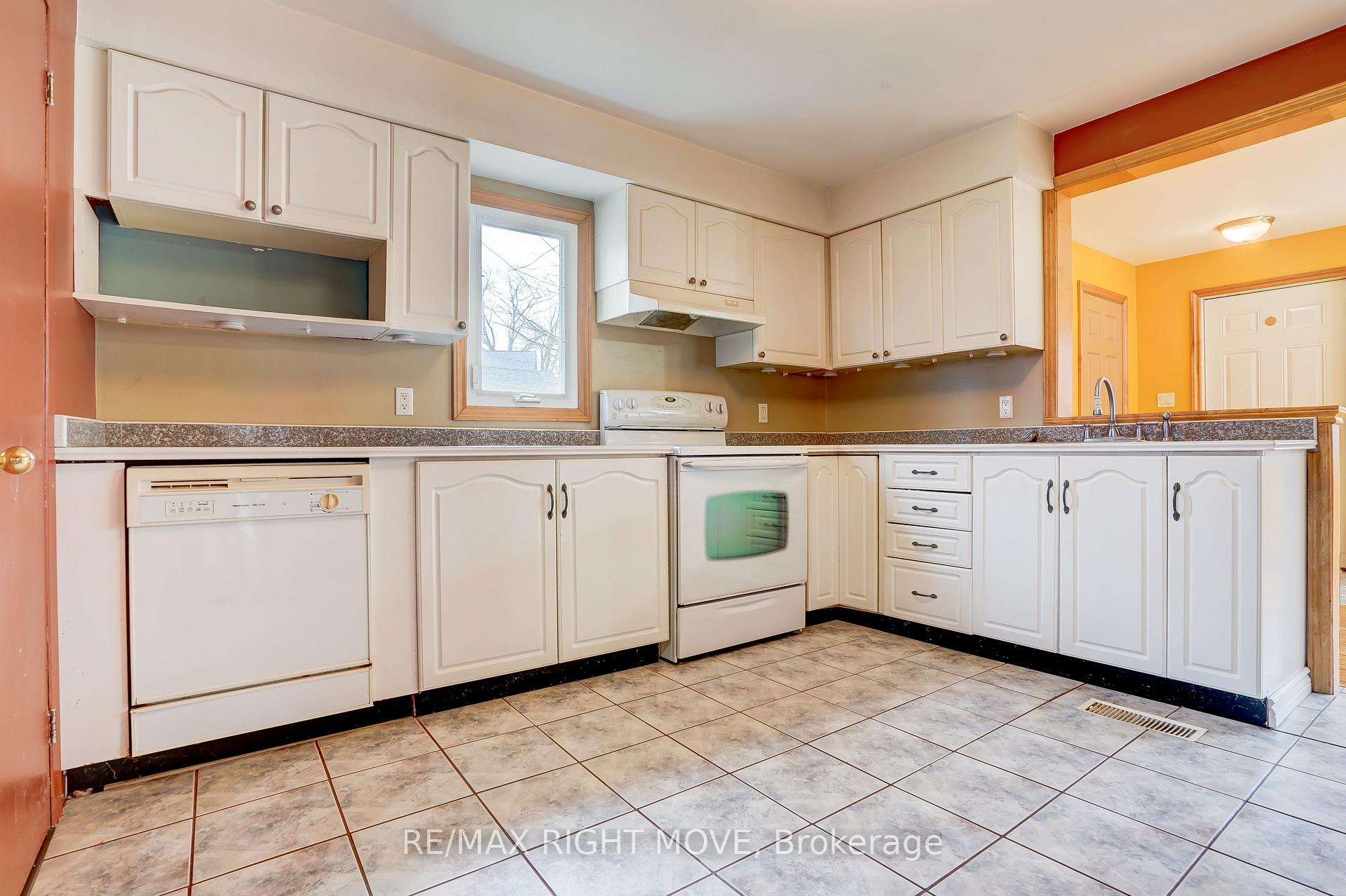 3391 ARMAND Avenue, Severn — photo 3 of 5