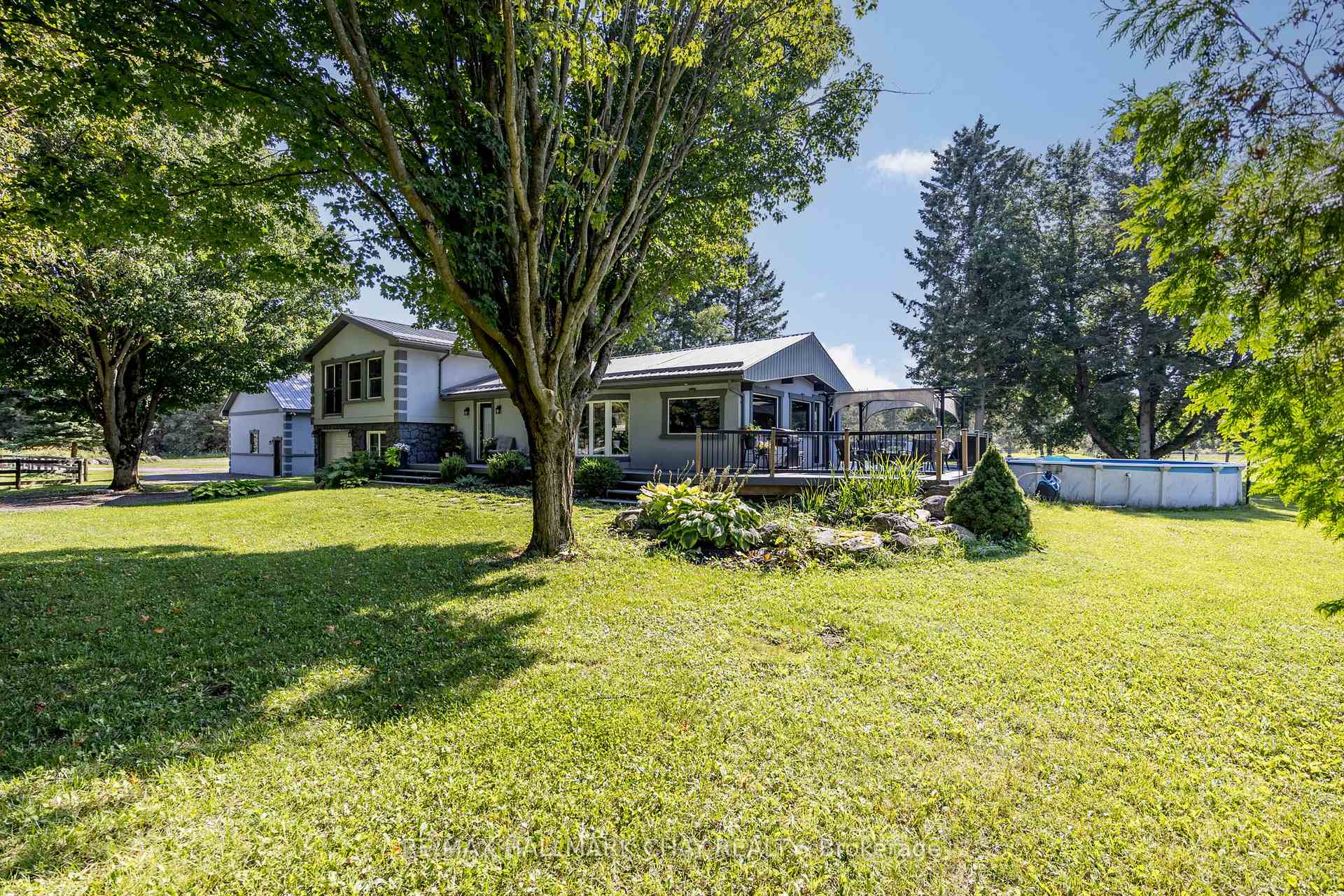 1398 Old Second Road N, Springwater — photo 2 of 5