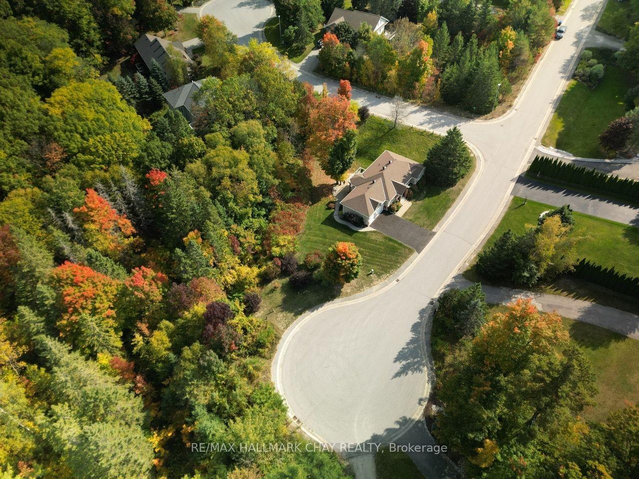 32 Valleycrest Drive, Oro-Medonte — photo 2 of 5