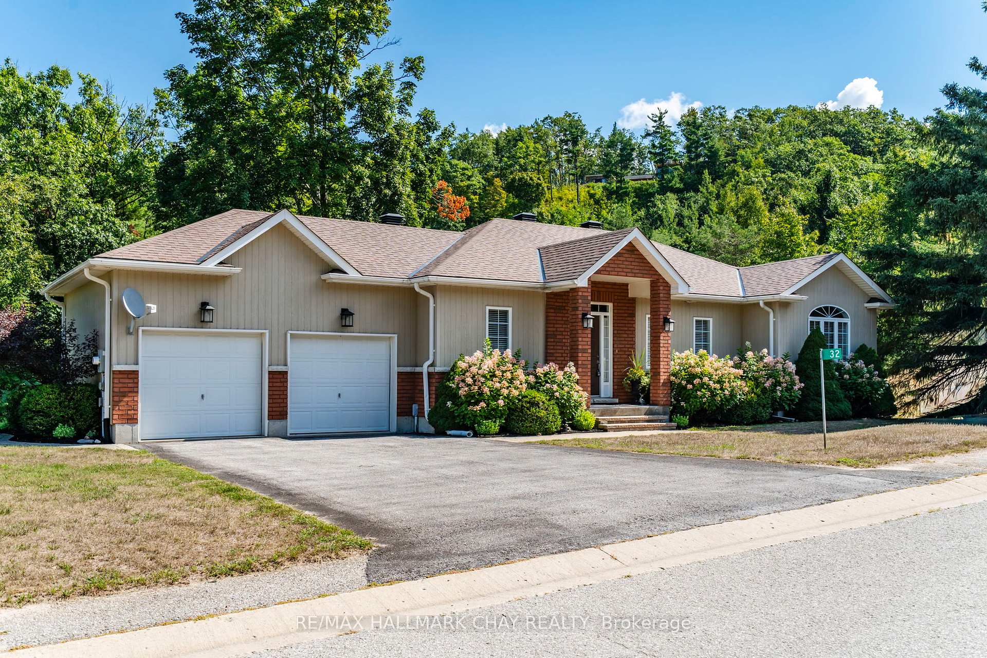 32 Valleycrest Drive, Oro-Medonte — photo 3 of 5