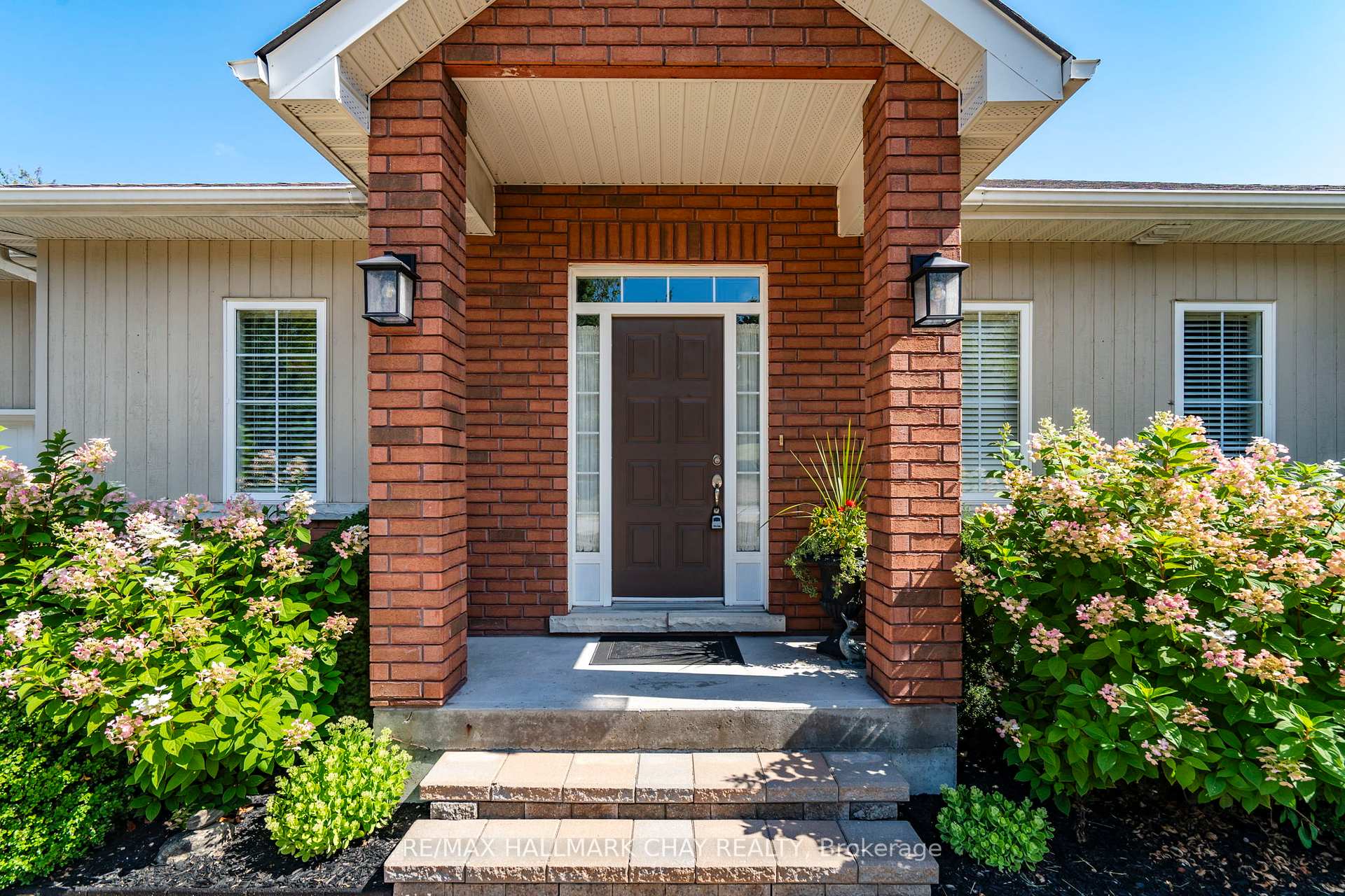 32 Valleycrest Drive, Oro-Medonte — photo 4 of 5