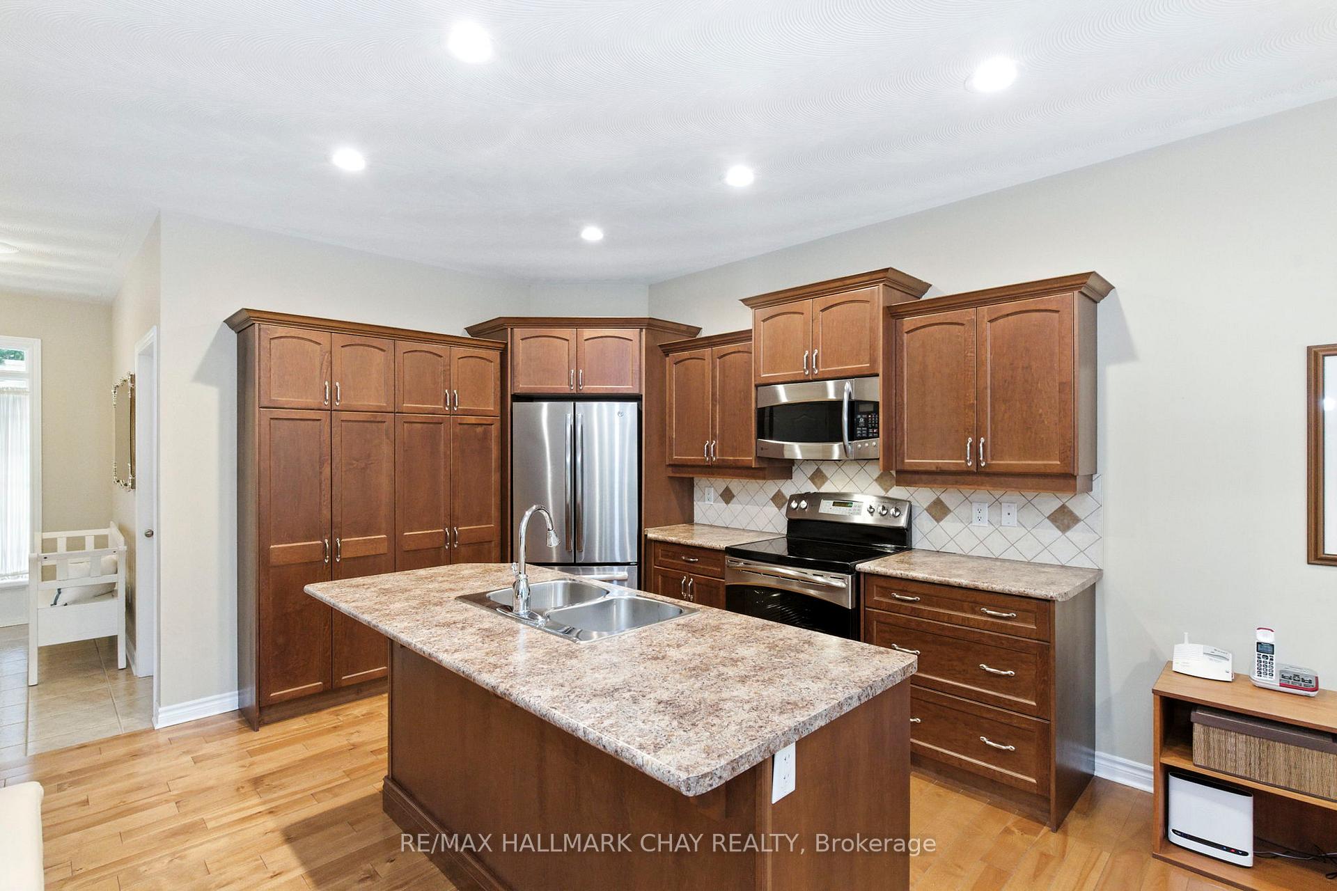 32 Valleycrest Drive, Oro-Medonte — photo 5 of 5