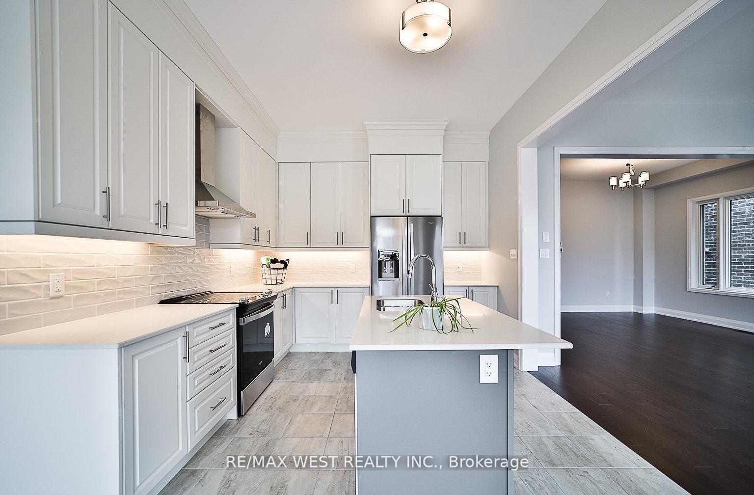 14 Periwinkle Road E, Springwater, ON L0L 1Y3 — Springwater, Ontario
