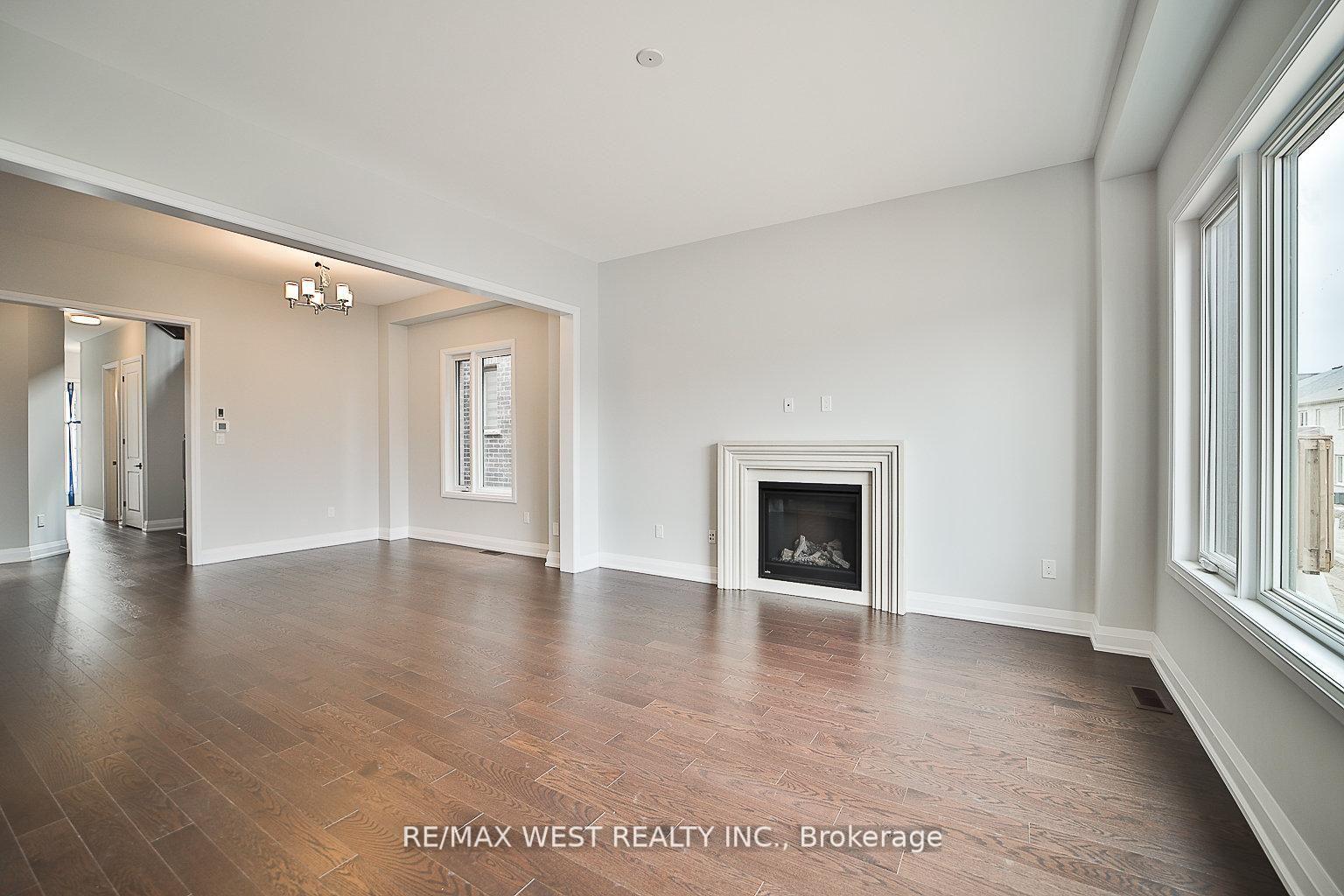 14 Periwinkle Road E, Springwater — photo 4 of 5