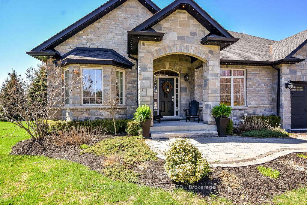 2 Roy Hickling Drive, Springwater — photo 2 of 5