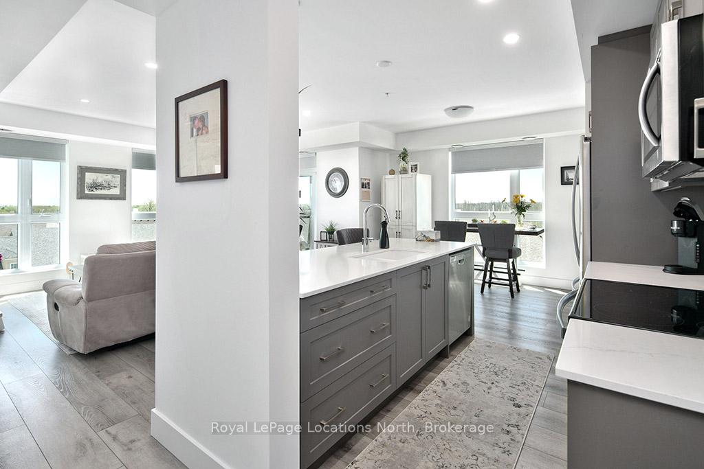 4 KIMBERLY Lane 408, Collingwood — photo 4 of 5