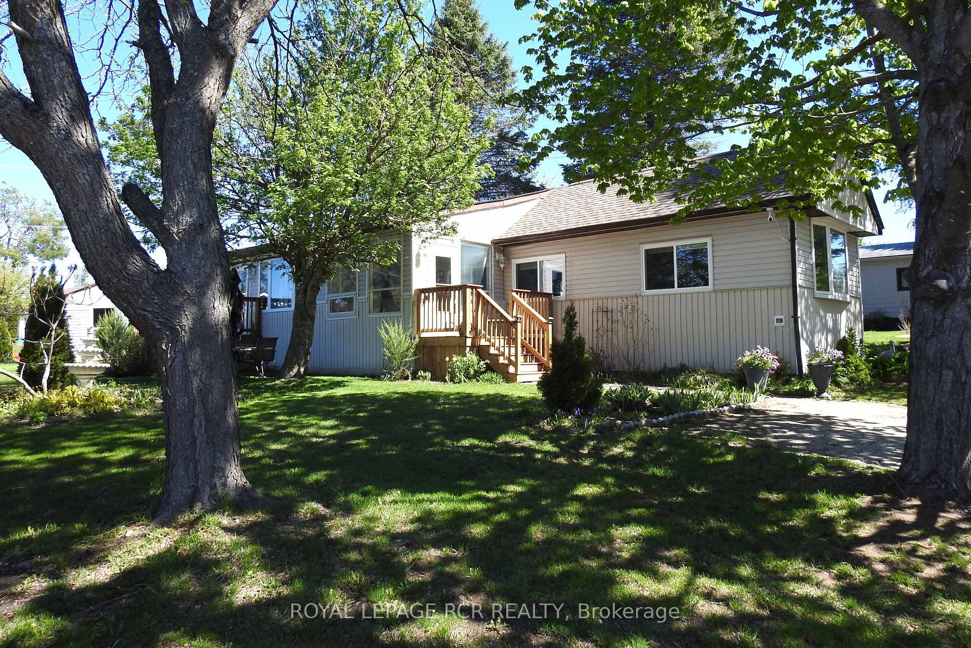8 Claremont Crescent, Oro-Medonte — photo 2 of 5