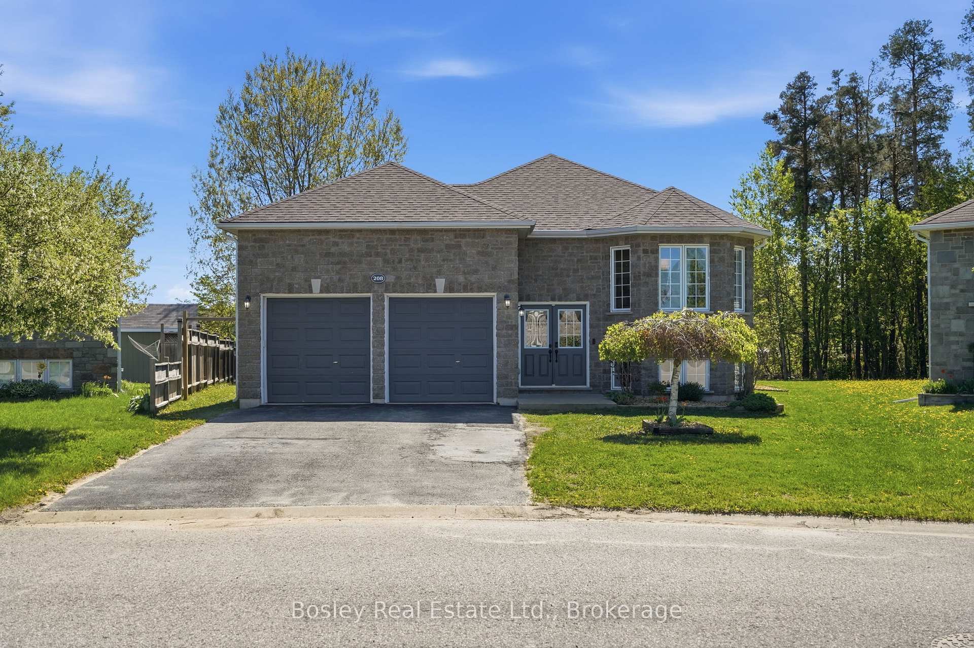 208 Lamont Court, Clearview, ON L0M 1S0 — Clearview, Ontario