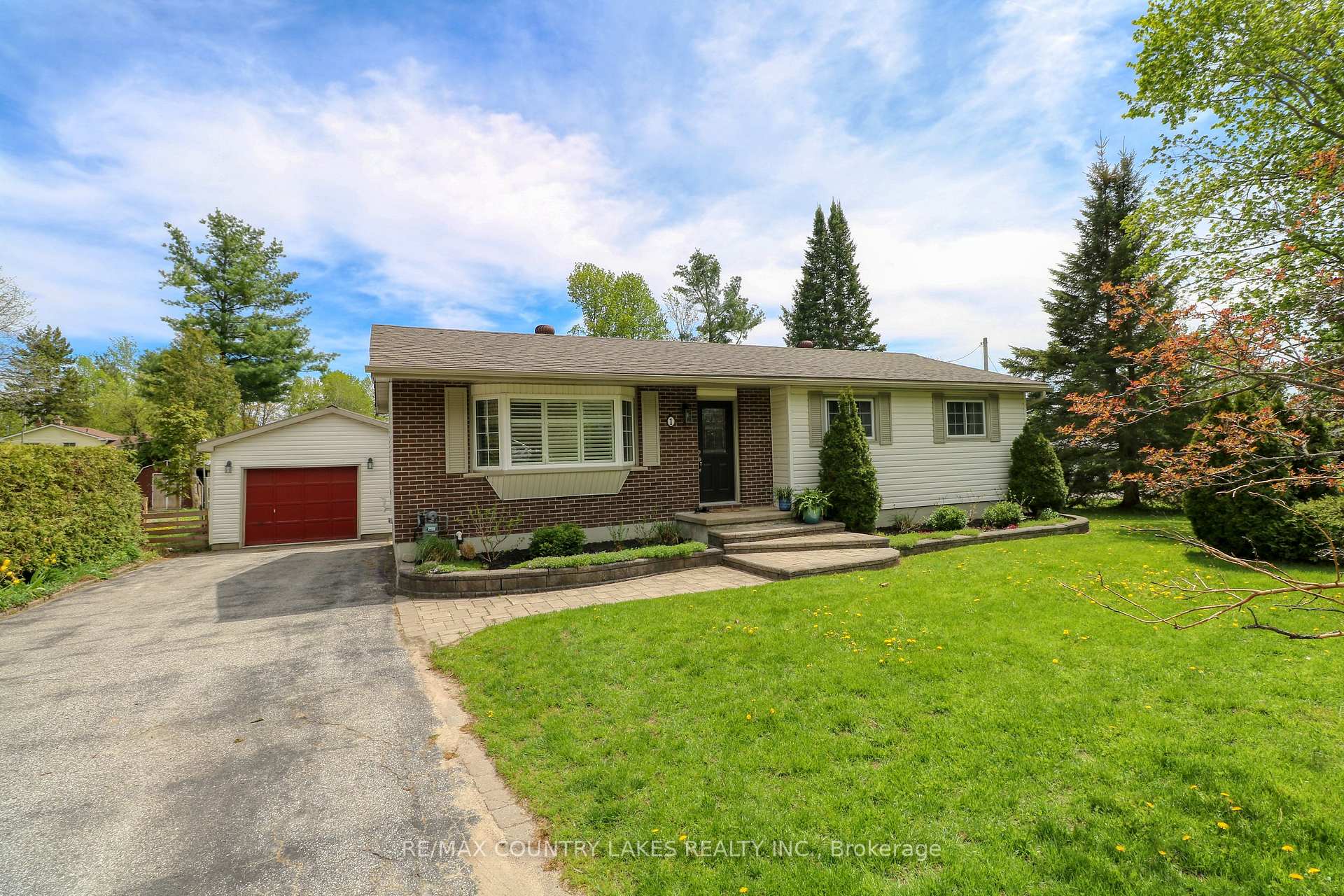 1 Price Drive, Oro-Medonte, ON L3V 6H2 — Oro-Medonte, Ontario