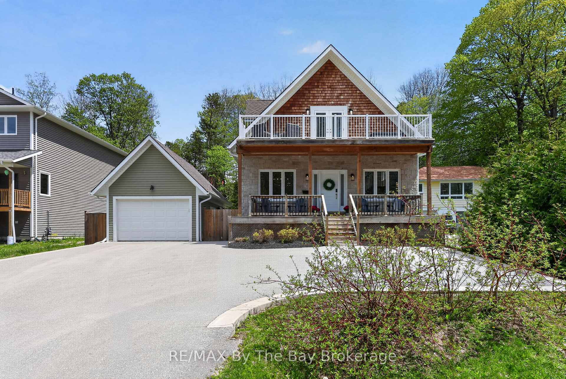 17 Elizabeth Avenue, Tiny, ON L0L 1P1 — Tiny, Ontario
