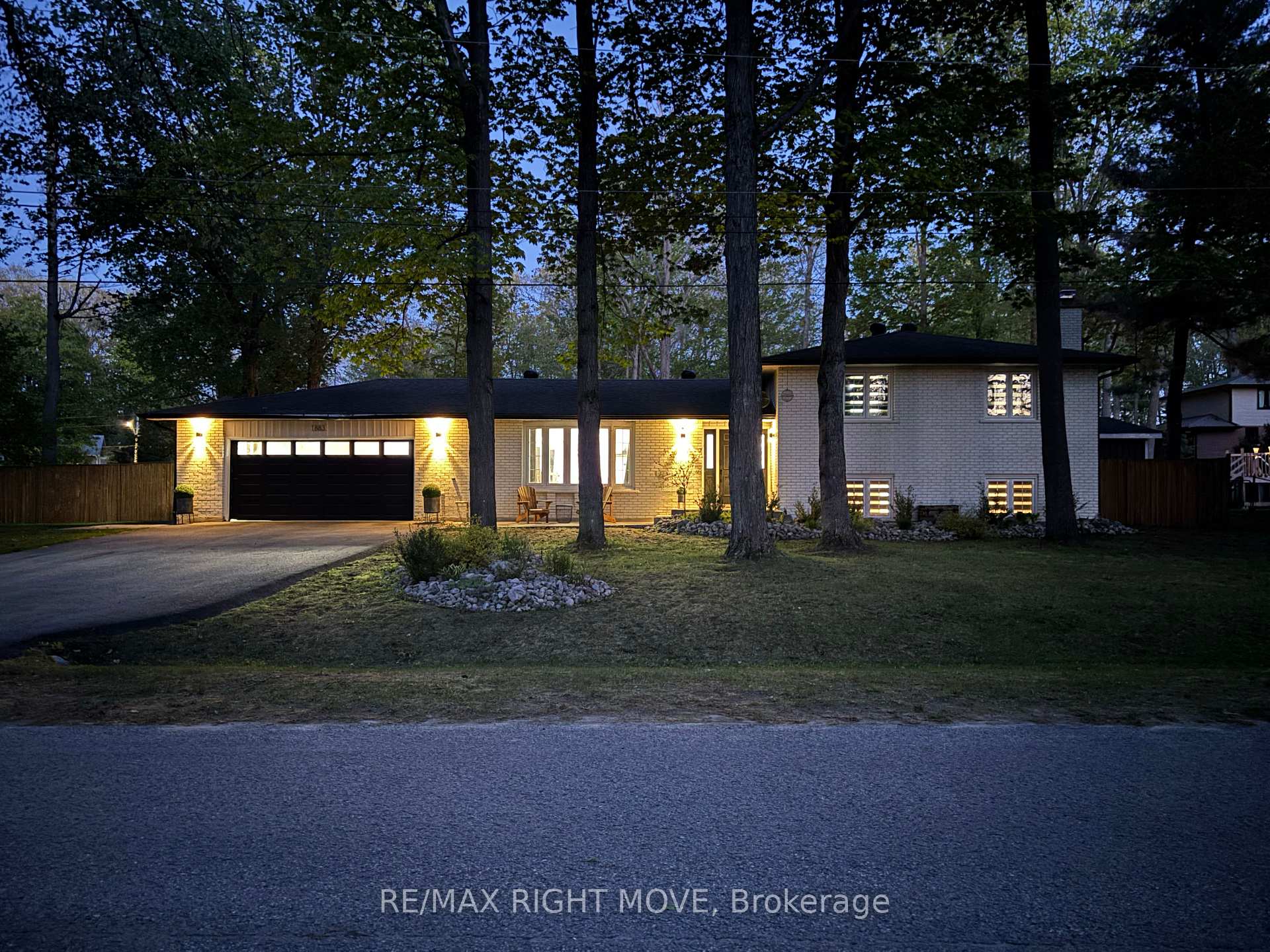 1883 Glen Oak Lane, Severn, ON L3V 7J1 — Severn, Ontario