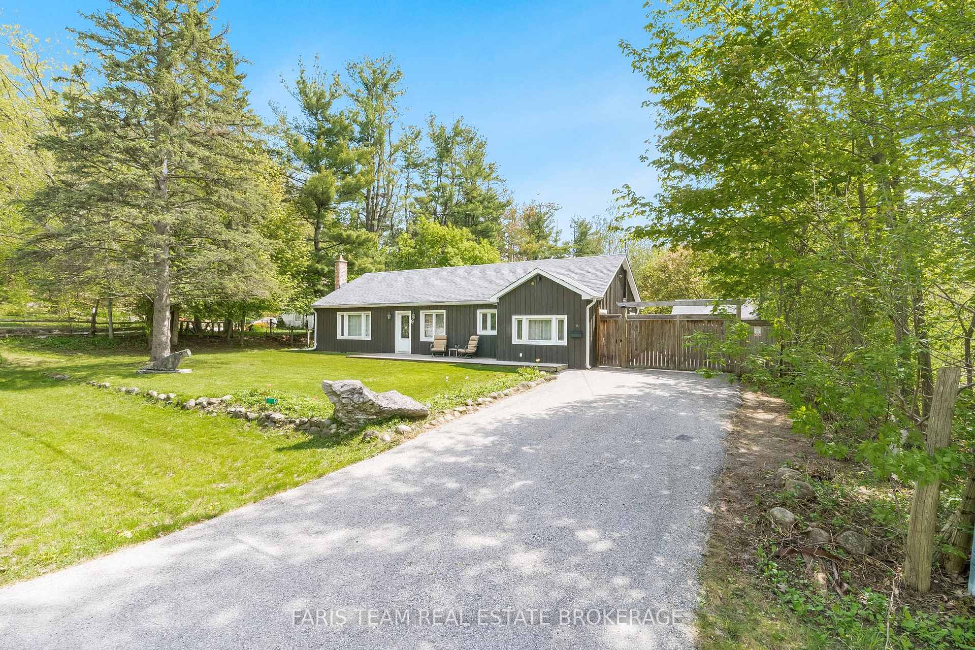 9 Colborne Street, Oro-Medonte, ON L4M 4S1 — Oro-Medonte, Ontario