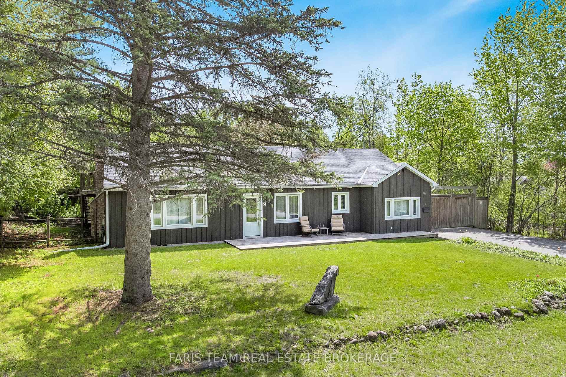 9 Colborne Street, Oro-Medonte — photo 4 of 5