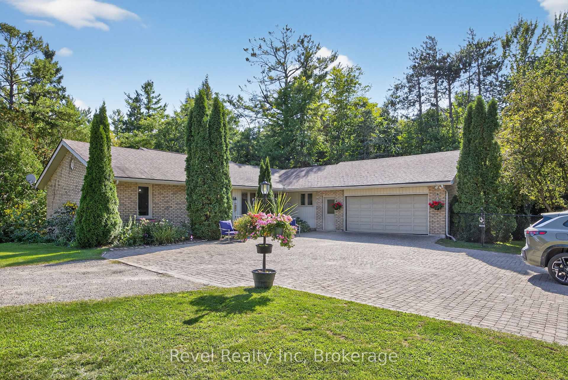 7190 93 Highway, Tiny, ON L0K 2E1 — Tiny, Ontario