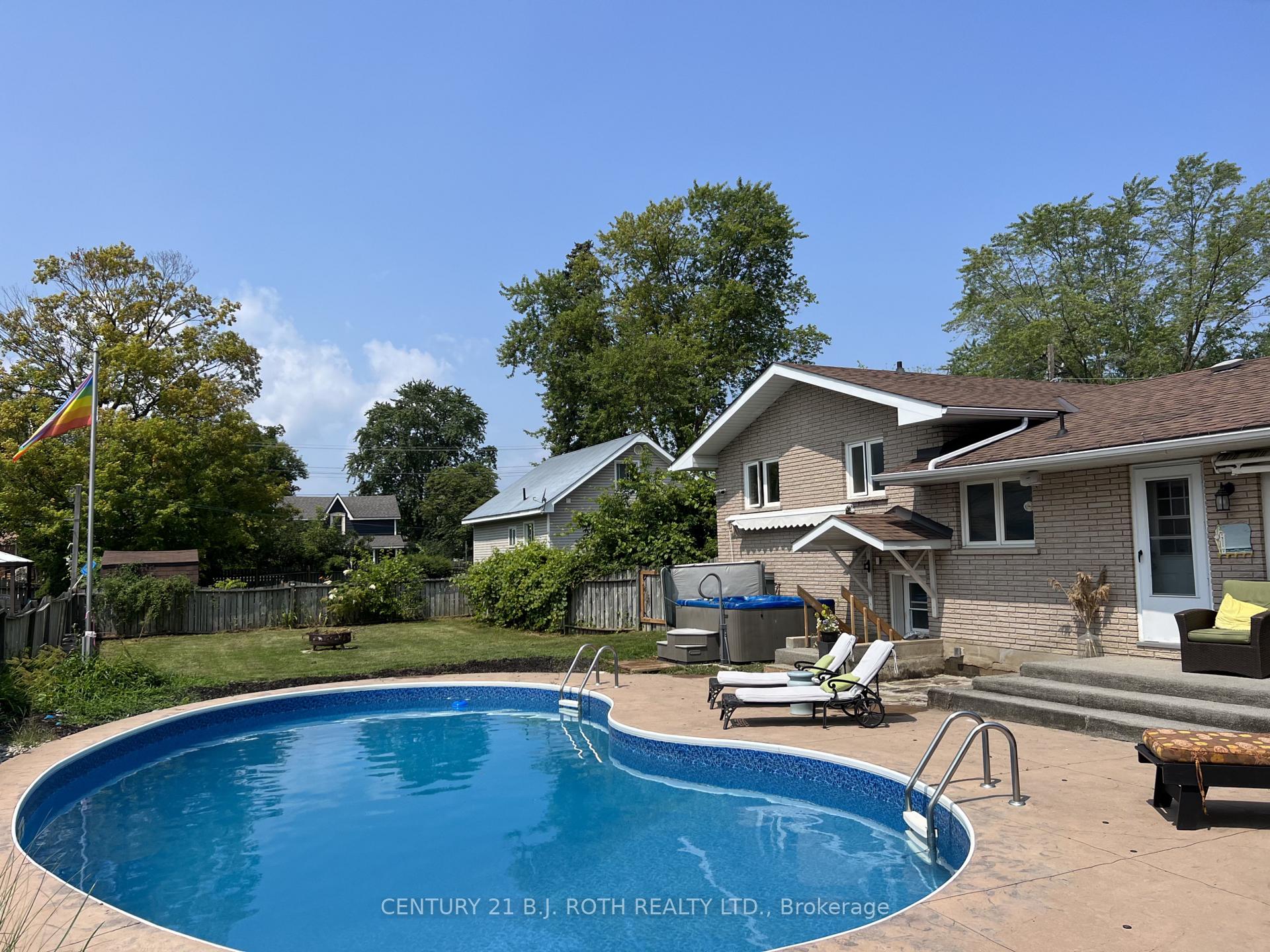 201 Point Street, Clearview — photo 2 of 5