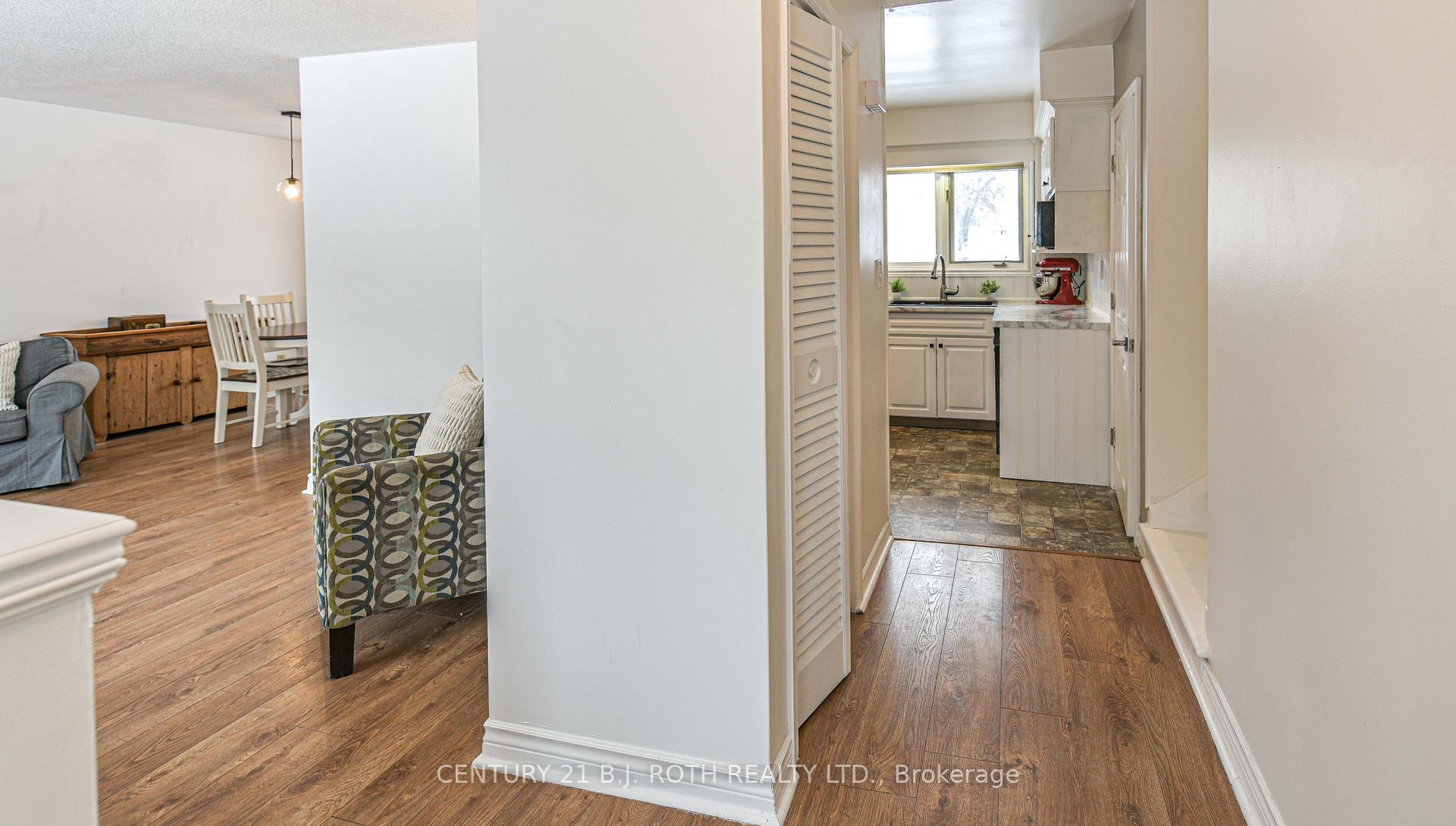 201 Point Street, Clearview — photo 3 of 5