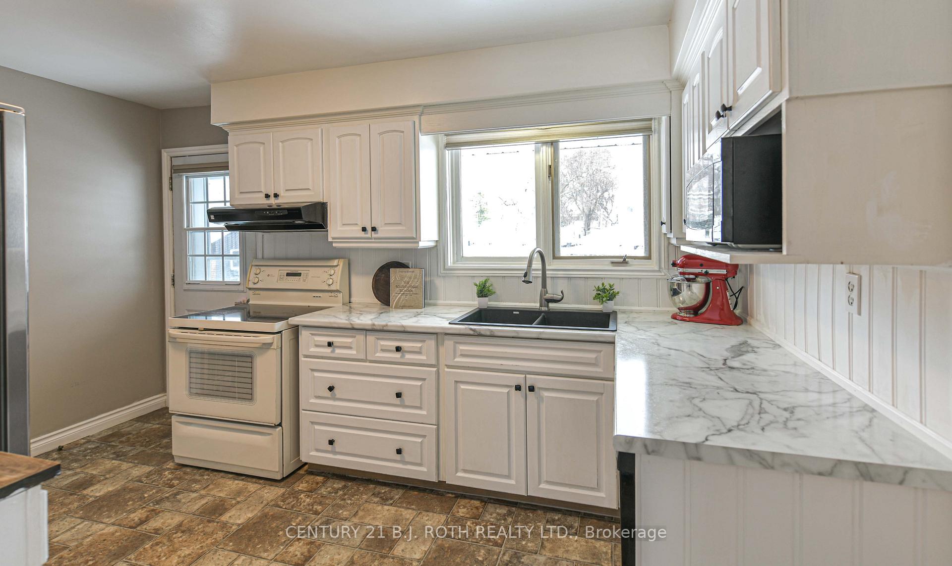 201 Point Street, Clearview — photo 5 of 5