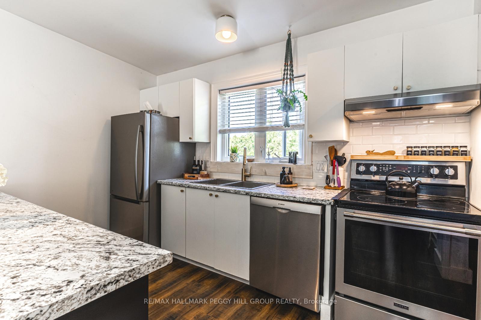 547 Oxbow Crescent, Collingwood — photo 5 of 5