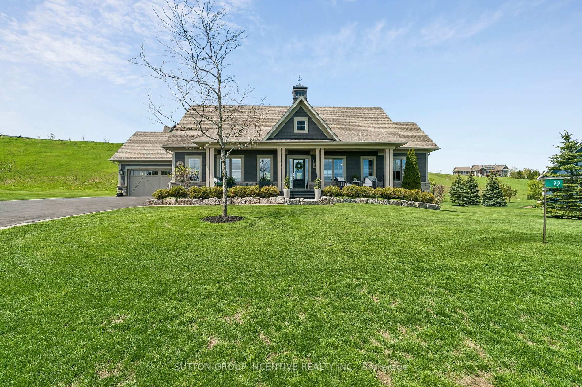 22 thoroughbred Drive, Oro-Medonte — photo 2 of 5