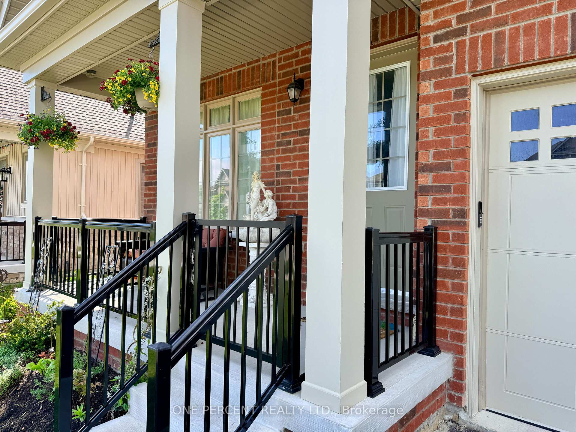 261 Wilcox Drive, Clearview — photo 2 of 5