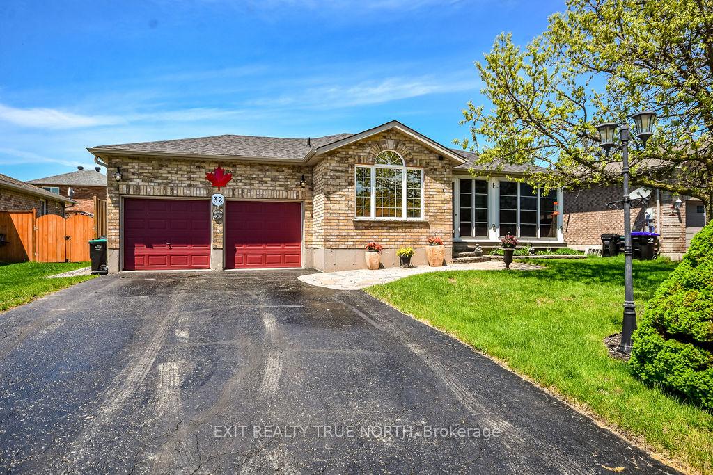 32 Graham Street, Springwater, ON L0L 1P0 — Springwater, Ontario
