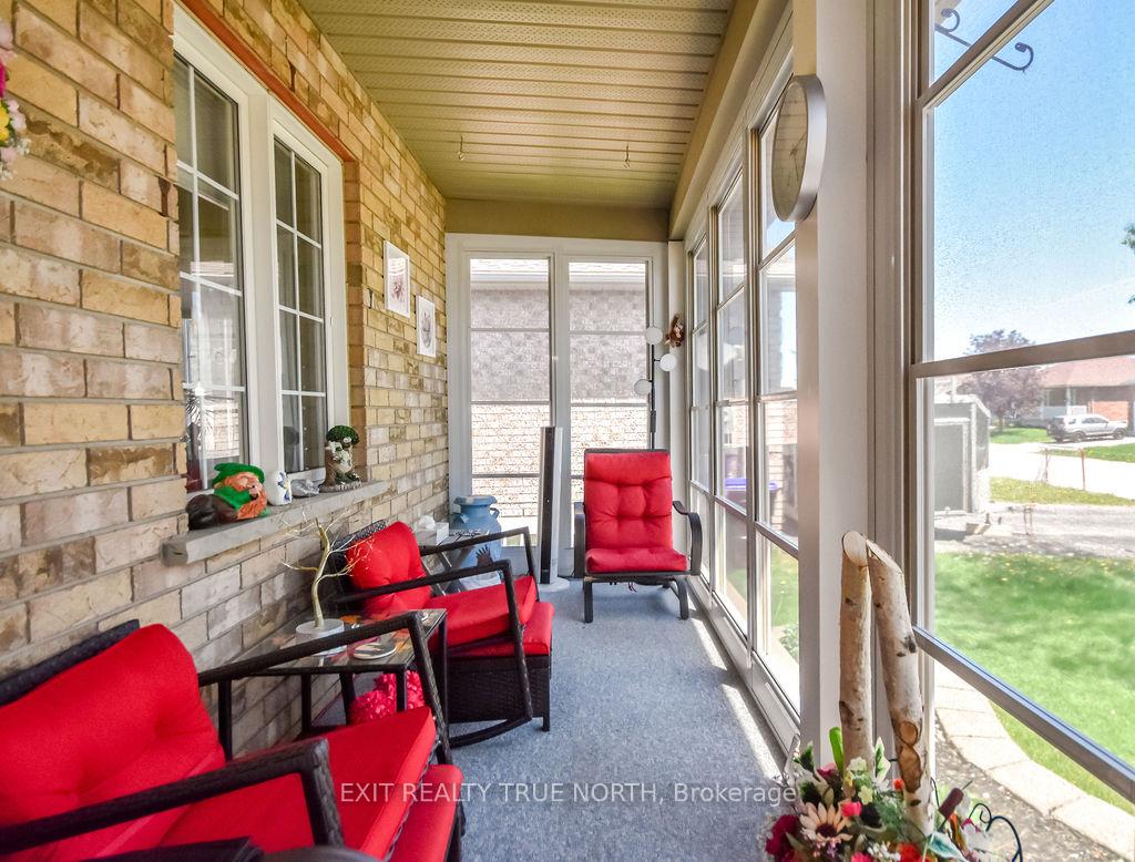 32 Graham Street, Springwater — photo 4 of 5