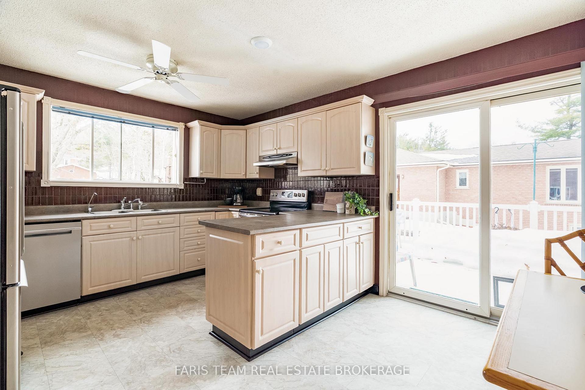 21 Pooles Road, Springwater — photo 4 of 5