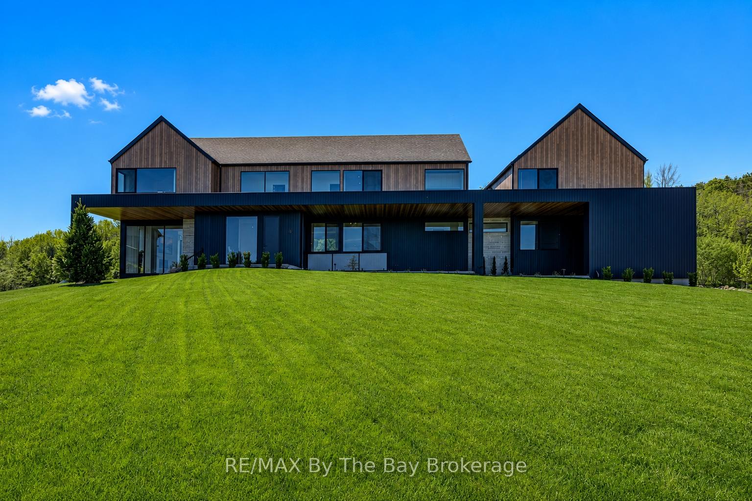18 Raintree Court, Clearview, ON L9Y 0K2 — Clearview, Ontario
