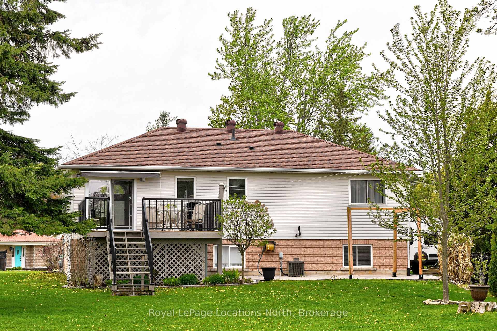 285 Christopher Street, Clearview — photo 4 of 5