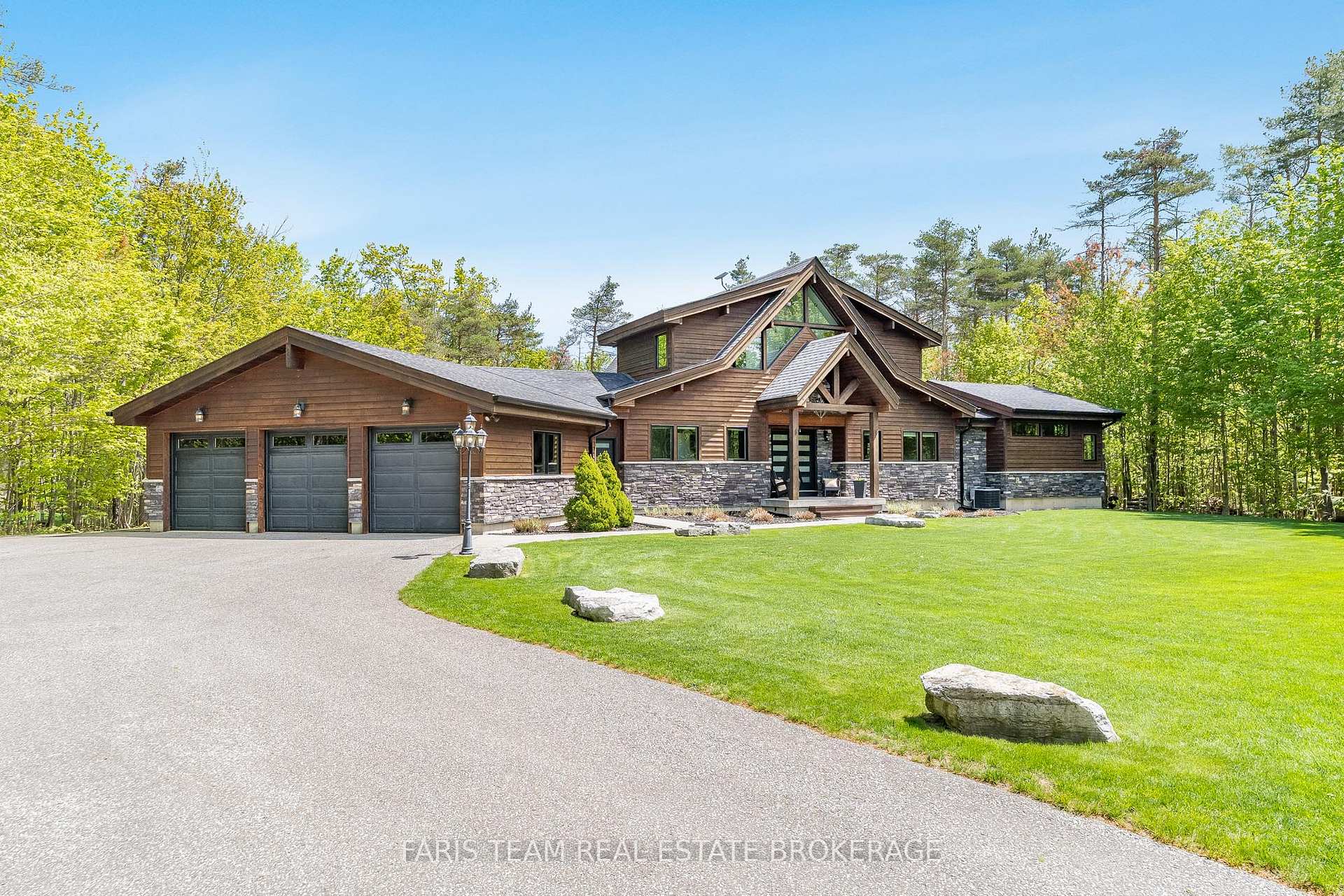 22 Houben Crescent, Oro-Medonte — photo 2 of 5
