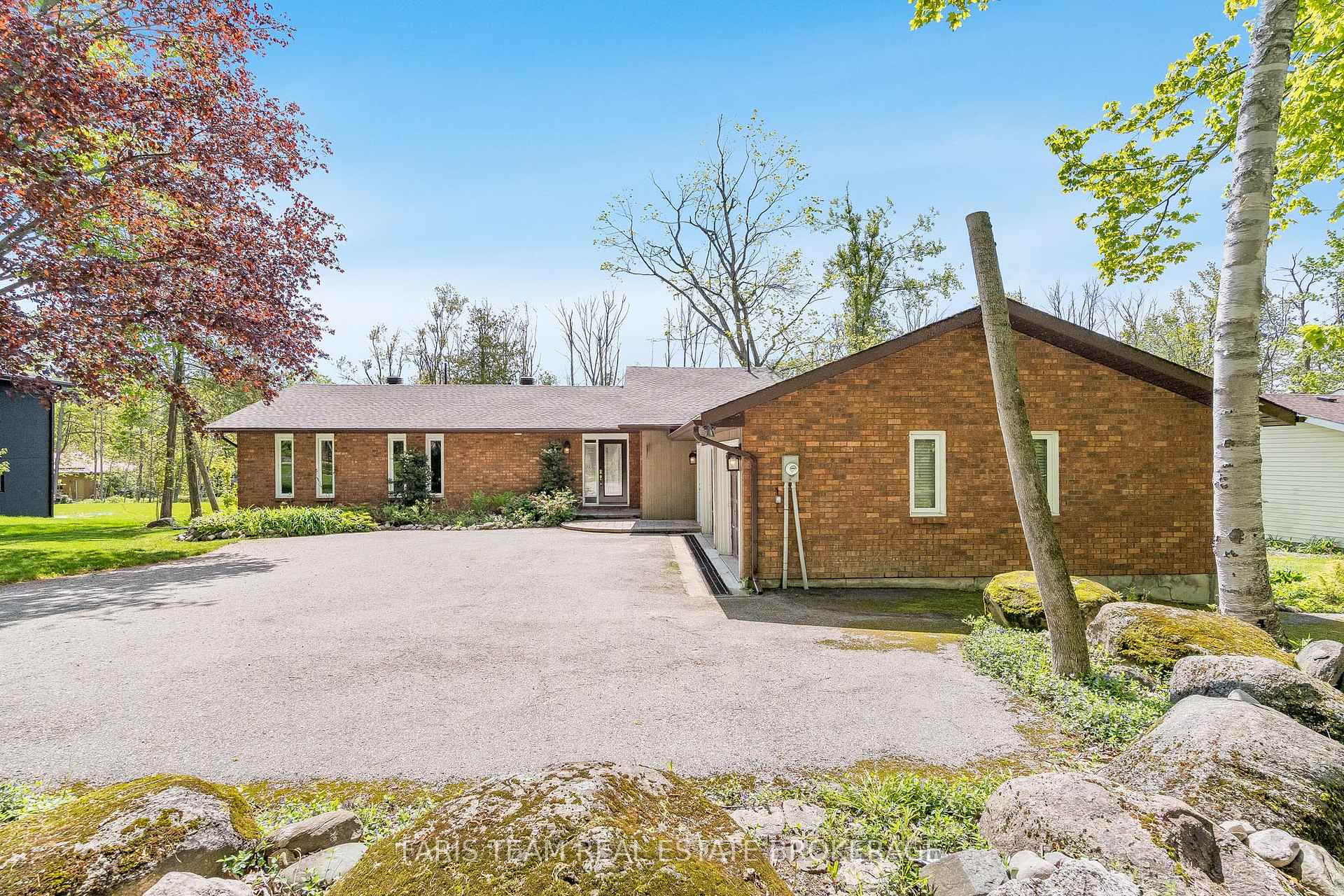 21 Poplar Crescent, Oro-Medonte — photo 2 of 5