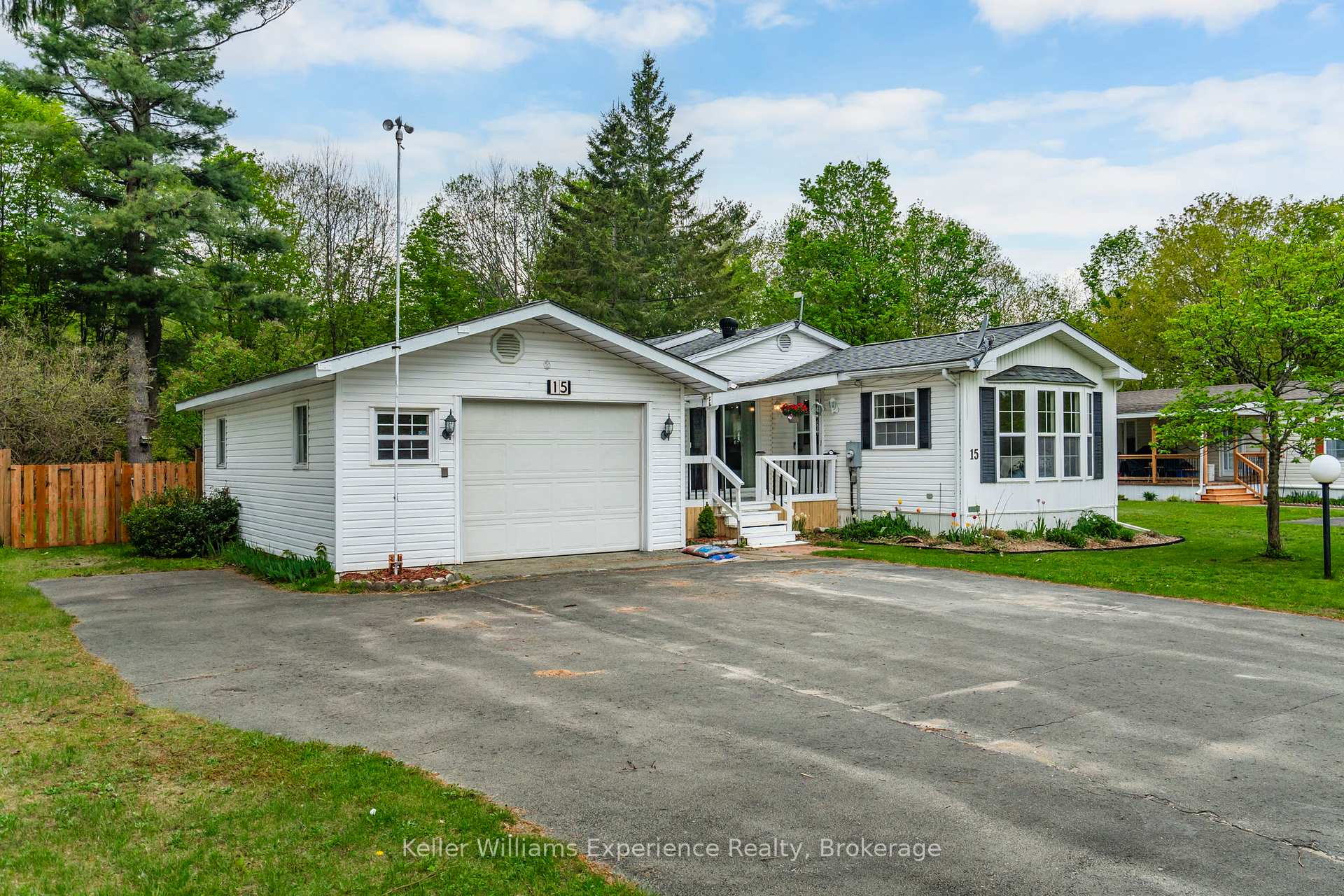 5411 Elliott Side Road 15, Tay, ON L4R 4K3 — Tay, Ontario