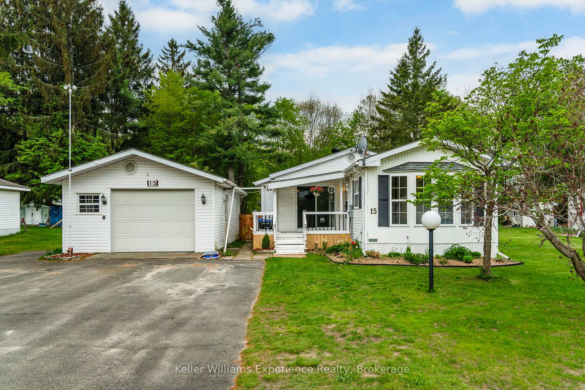 5411 Elliott Side Road 15, Tay — photo 2 of 5