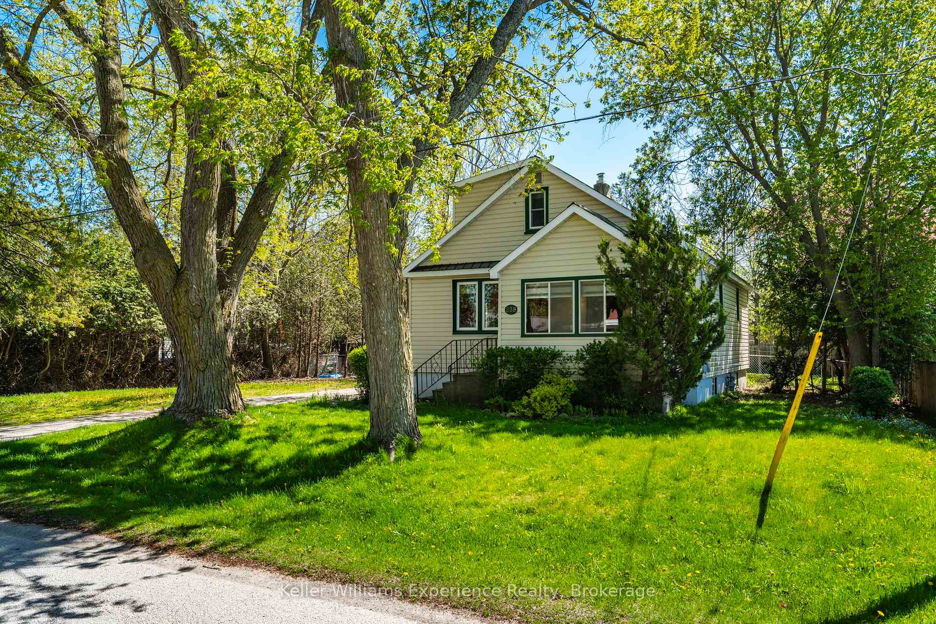 239 Oak Street, Clearview — photo 2 of 5
