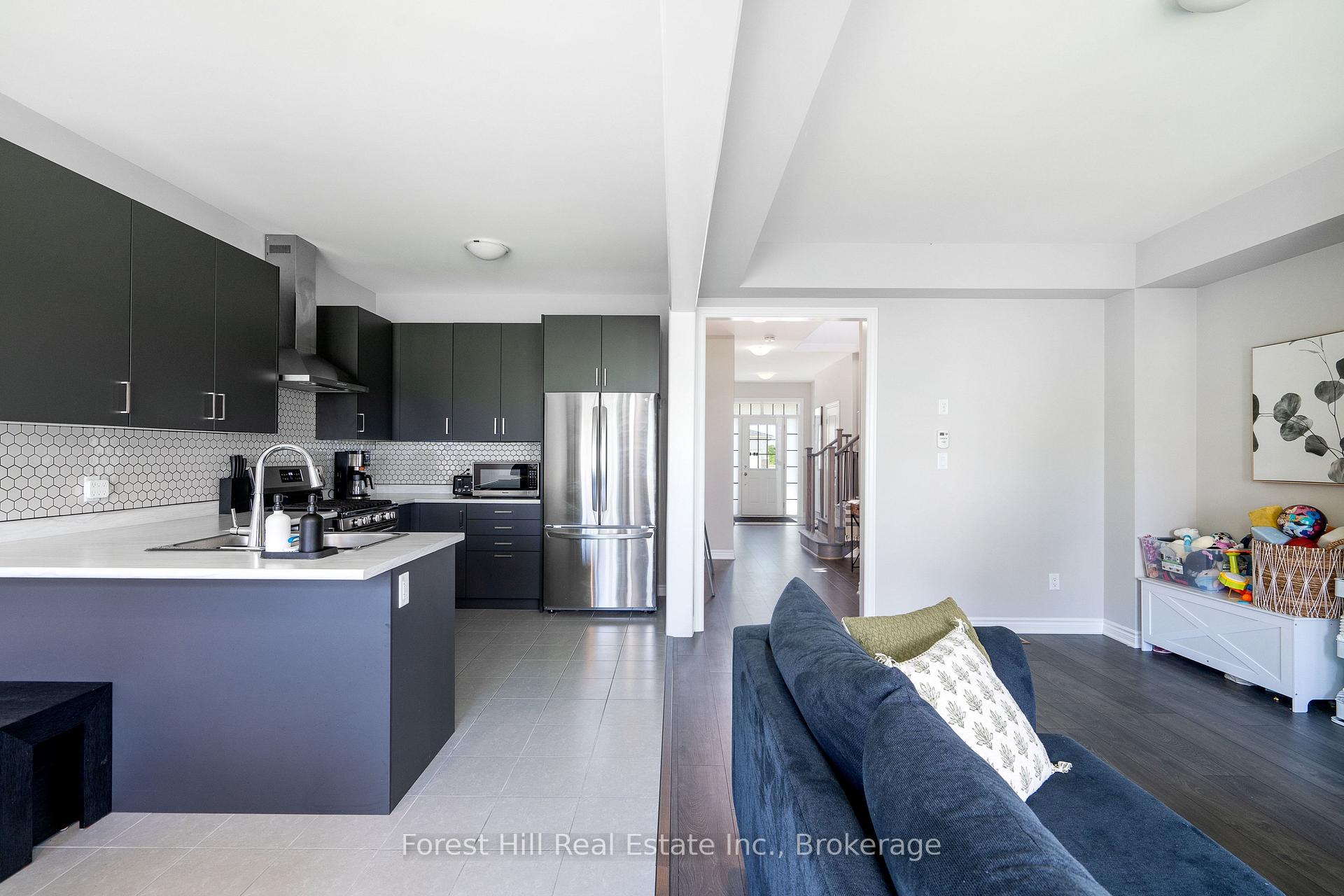 281 Springfield Crescent, Clearview — photo 3 of 5