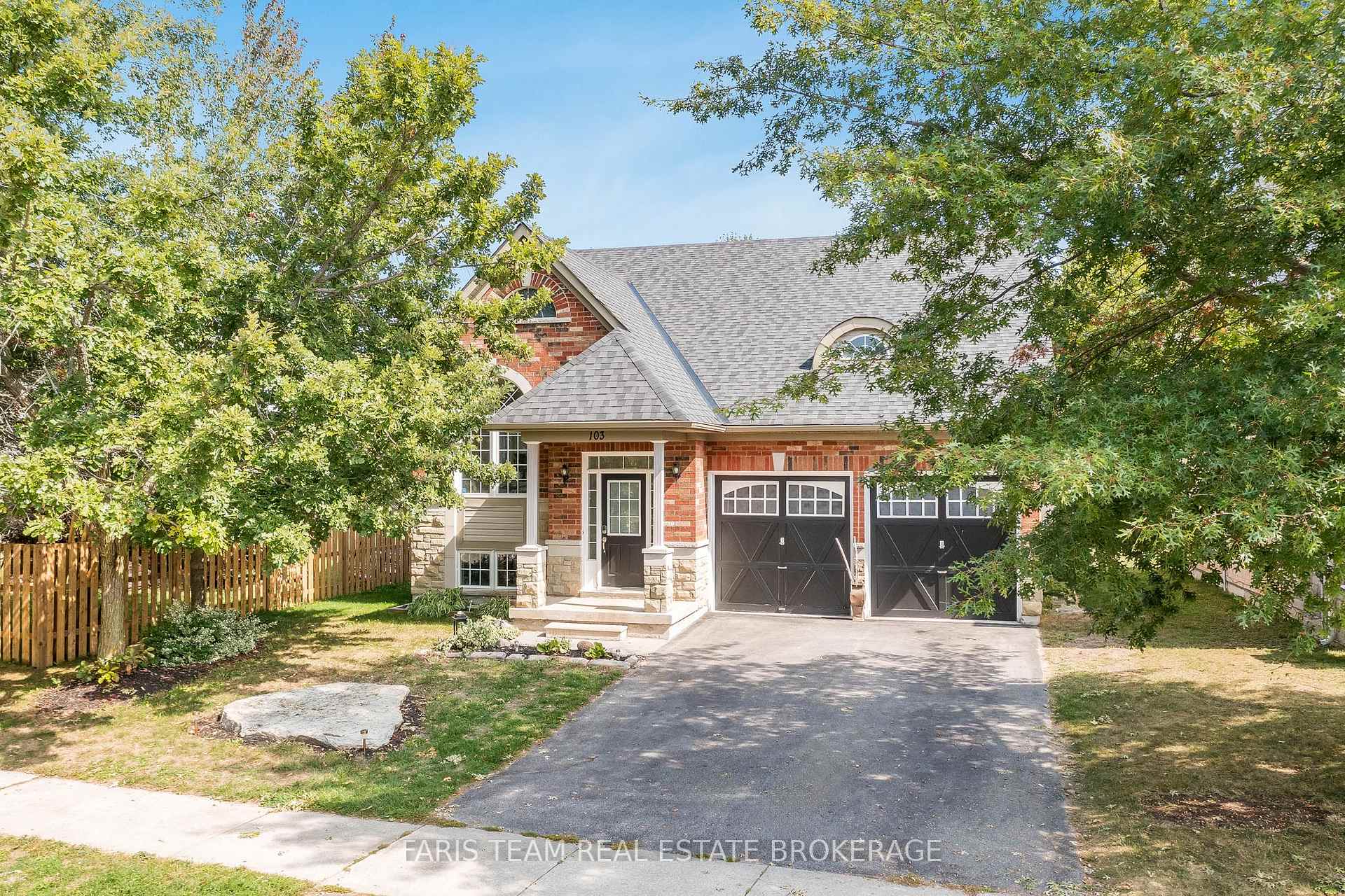 103 41st Street S, Wasaga Beach, ON L9Z 3B6 — Wasaga Beach, Ontario