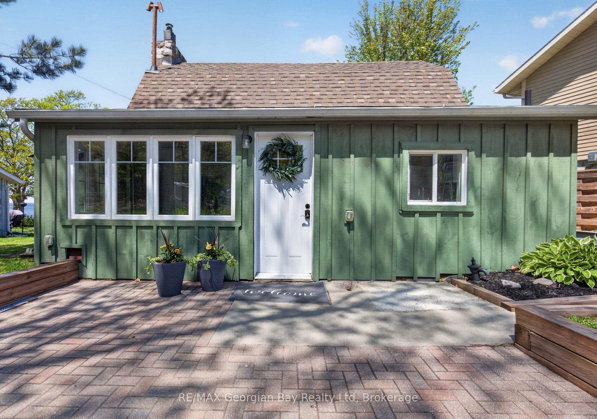 83 BEACH Road, Tiny — photo 2 of 5