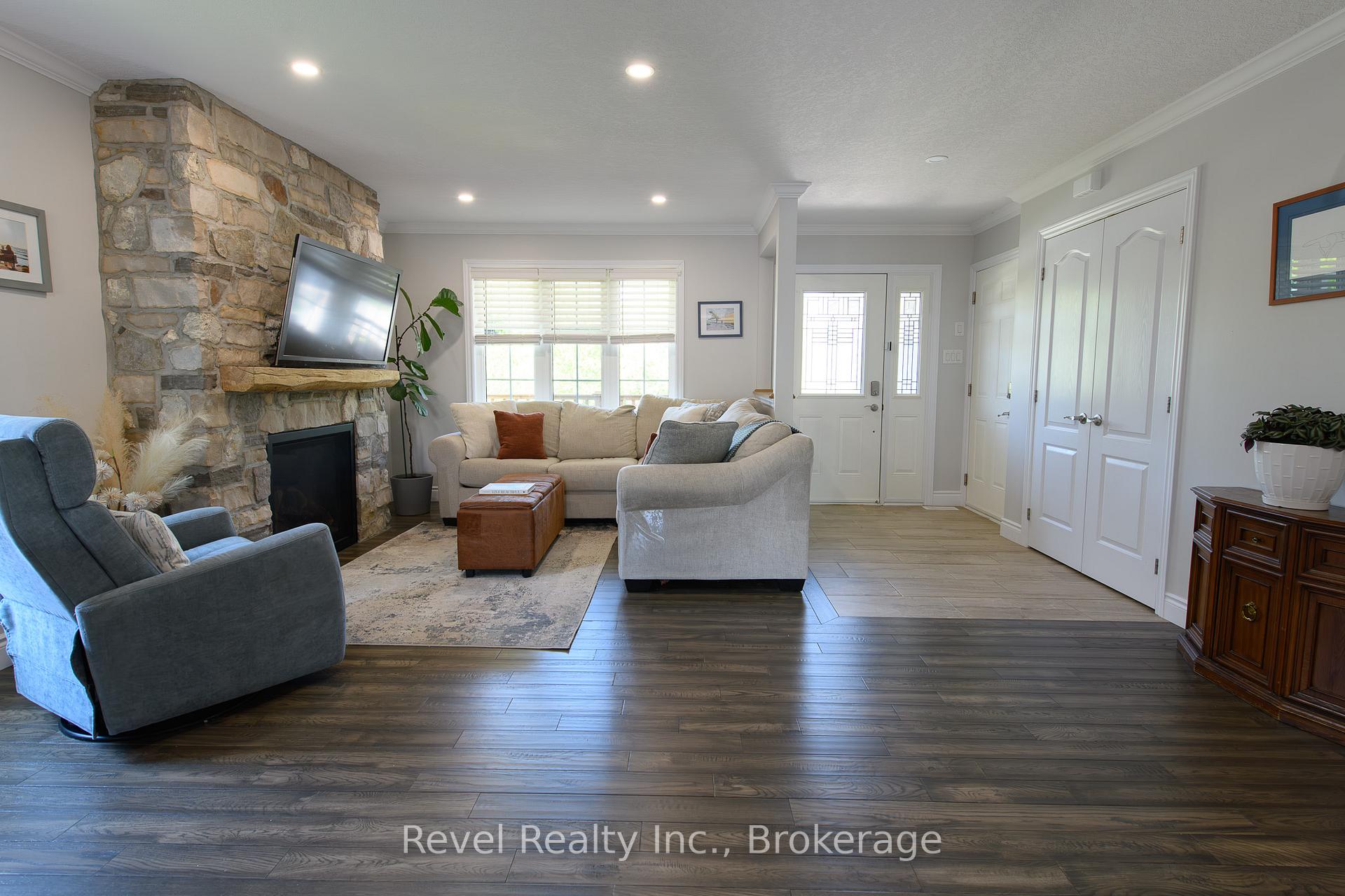 37 Marilyn Avenue N, Wasaga Beach — photo 5 of 5