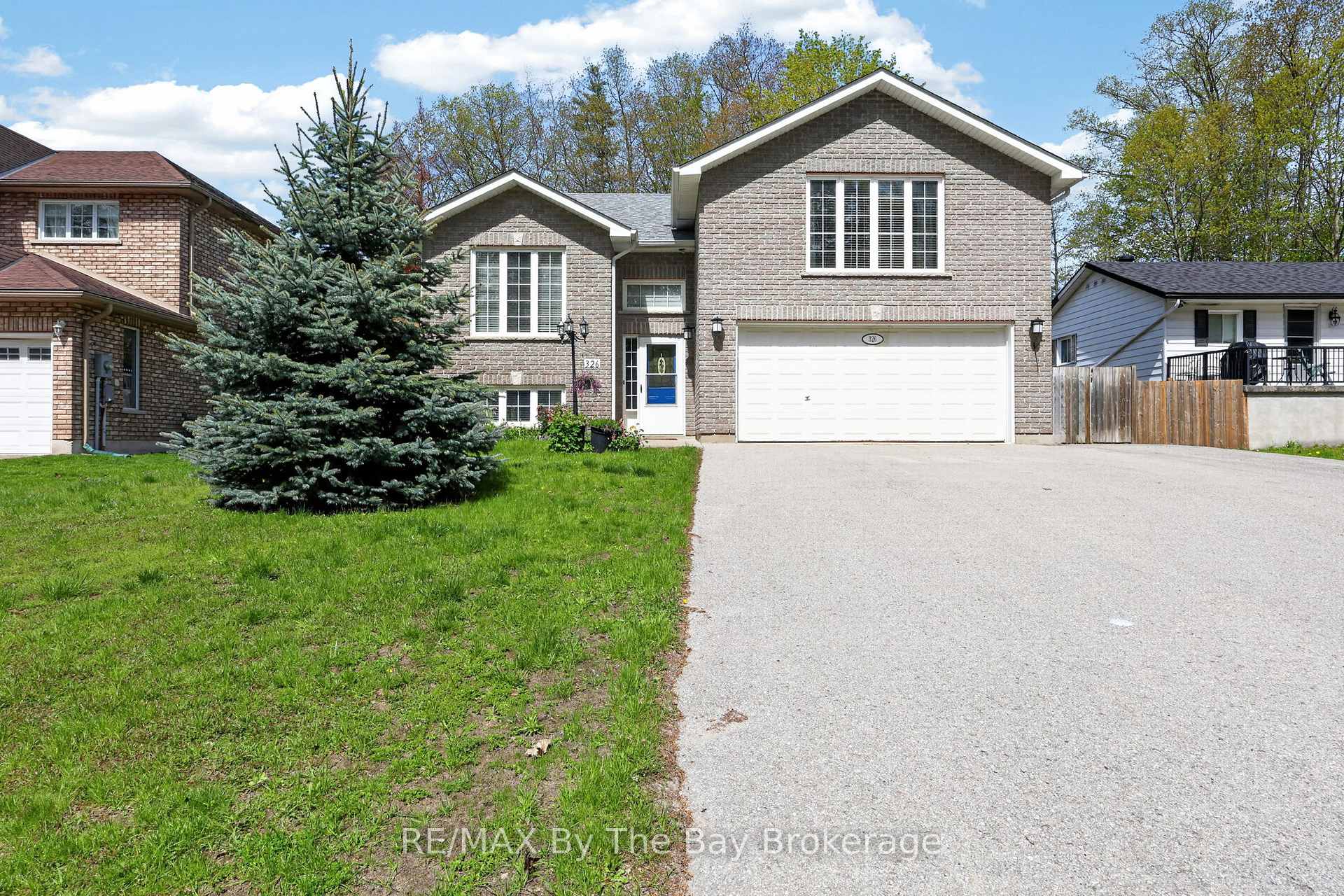 326 Golf Course Road, Wasaga Beach, ON L9Z 1S5 — Wasaga Beach, Ontario