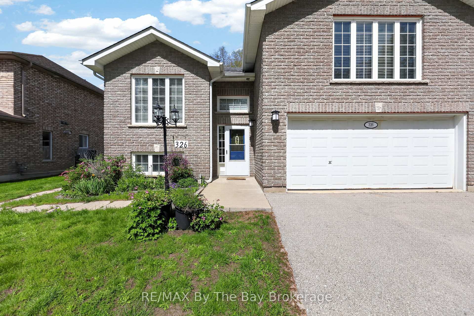 326 Golf Course Road, Wasaga Beach — photo 2 of 5