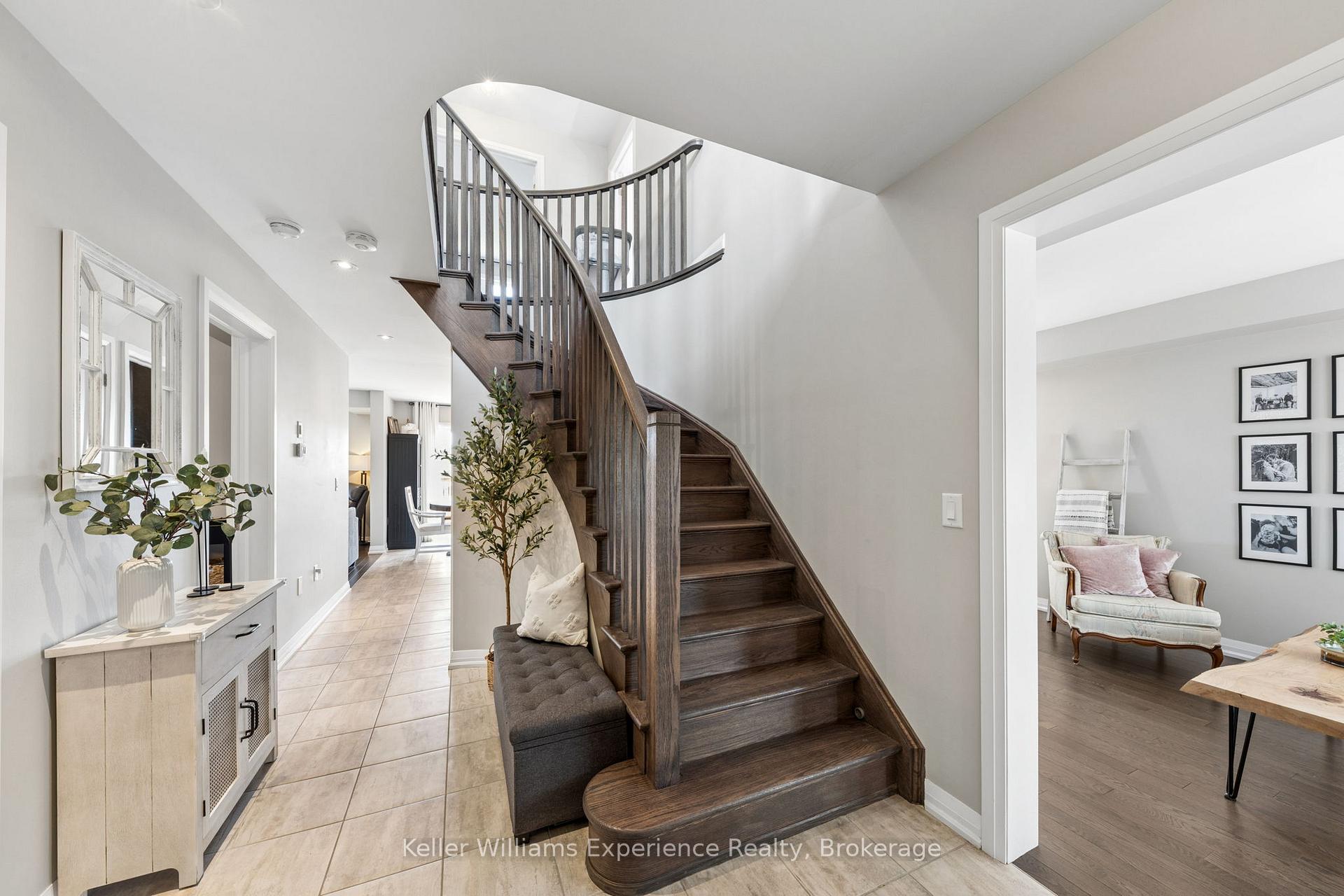 8 Hewson Street, Penetanguishene — photo 4 of 5
