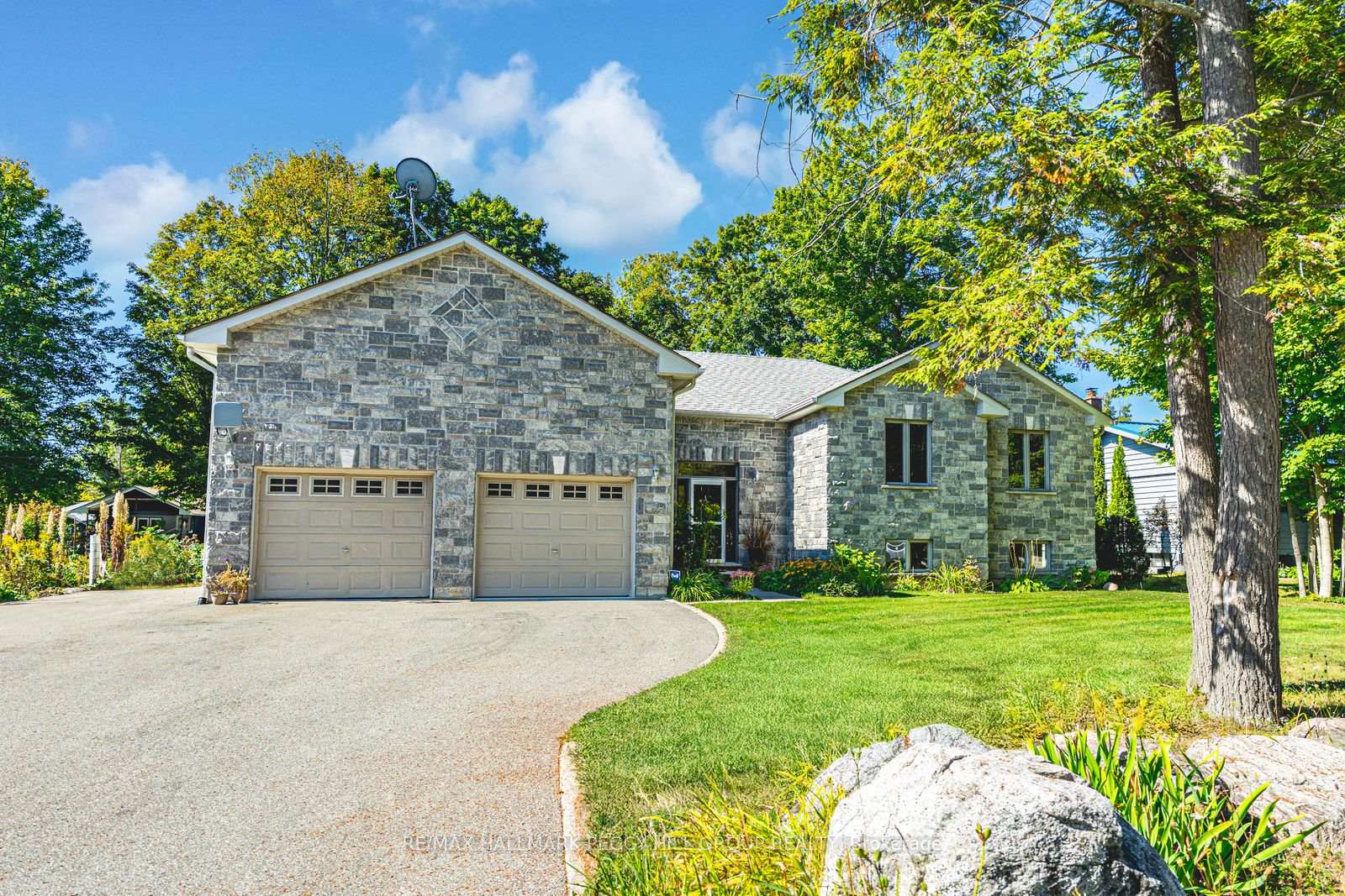 122 Trout Lane, Tiny, ON L9M 0J1 — Tiny, Ontario