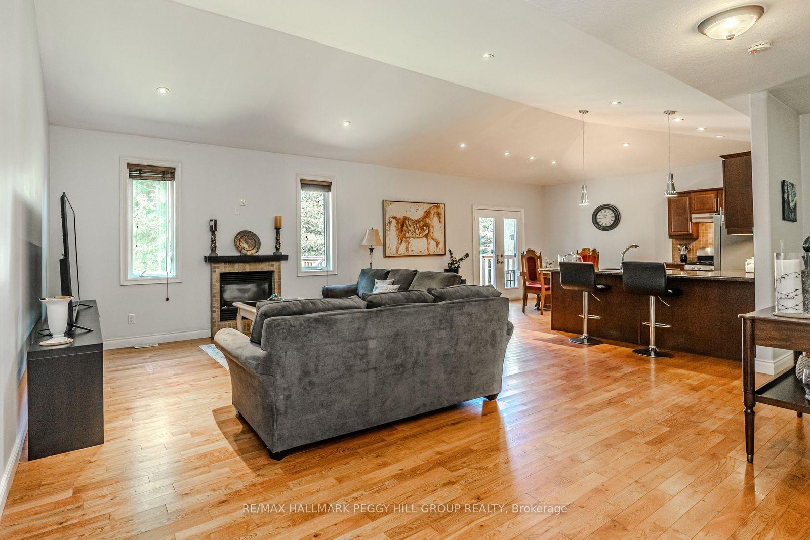 122 Trout Lane, Tiny — photo 3 of 5