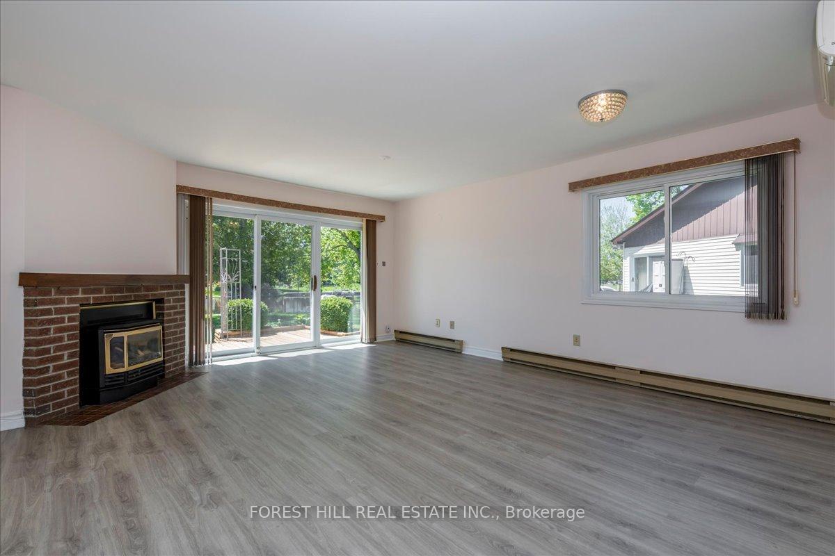 70 Laguna Parkway 9, Ramara — photo 4 of 5
