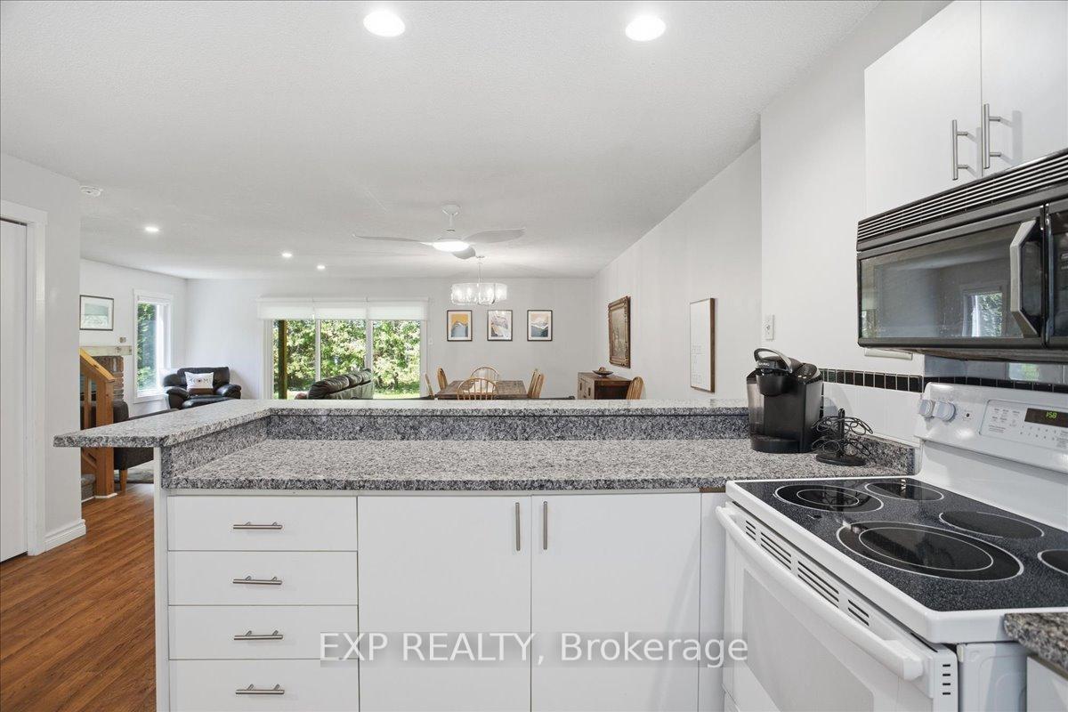 576 Oxbow Crescent 16, Collingwood — photo 5 of 5