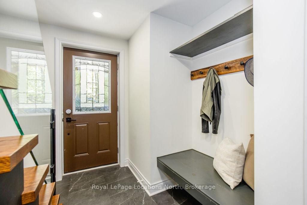 1 Iroquois Ridge, Oro-Medonte — photo 4 of 5